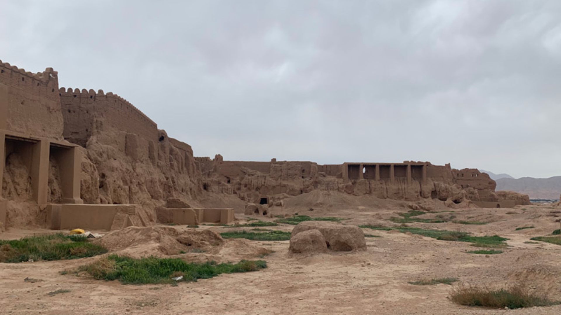 قلعه صعلوک یا سالوک در پارک ملی سالوک؛ منبع عکس: گوگل مپ؛ عکاس: مجتبی رمضانی سرخی