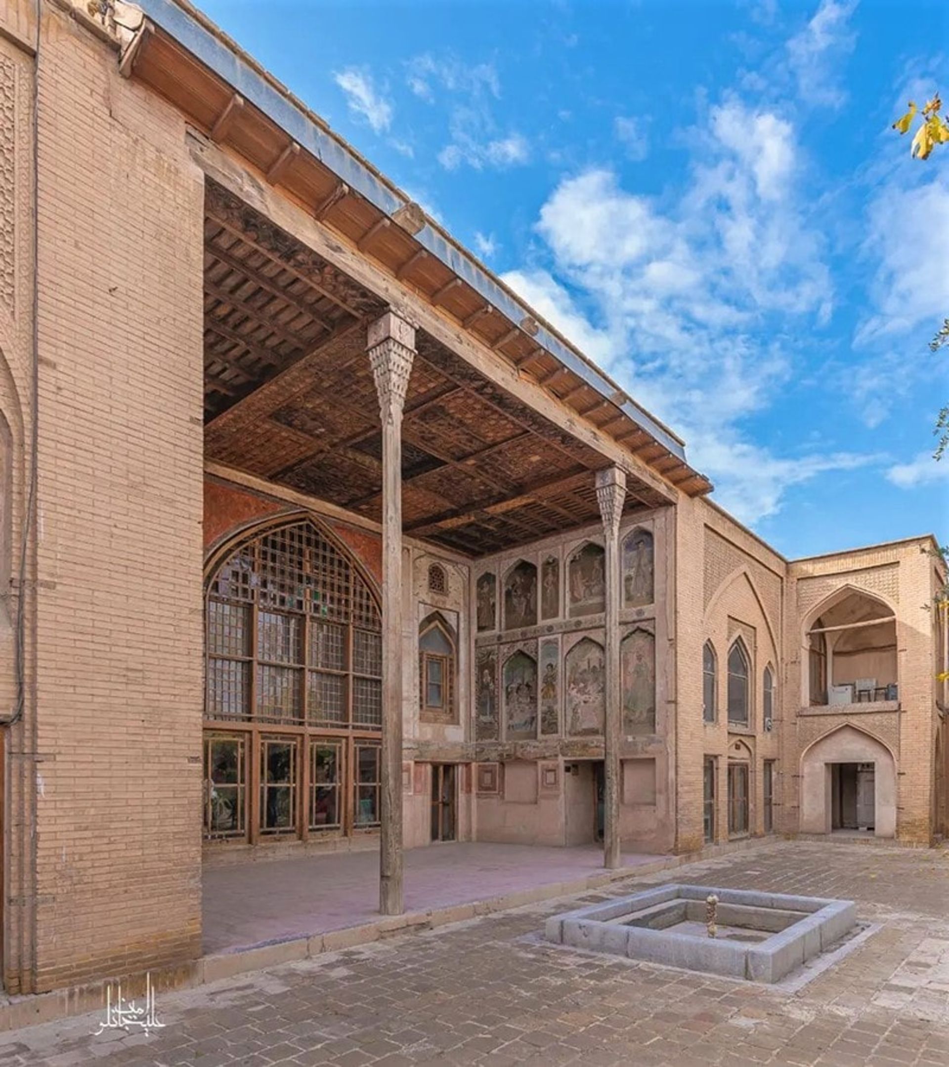 حیاط خانه سوکیاس، منبع عکس: اینستاگرام alijanlou.amin@، عکاس: امین علیجانلو