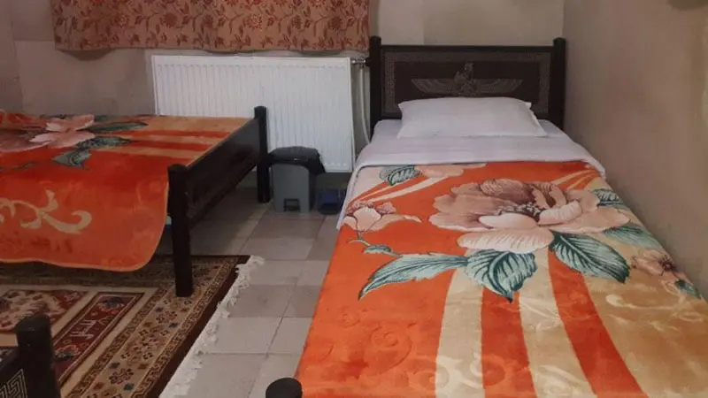 تخت مهمانسرای جهان؛ منبع عکس: سفربازی، عکاس: نامشخص