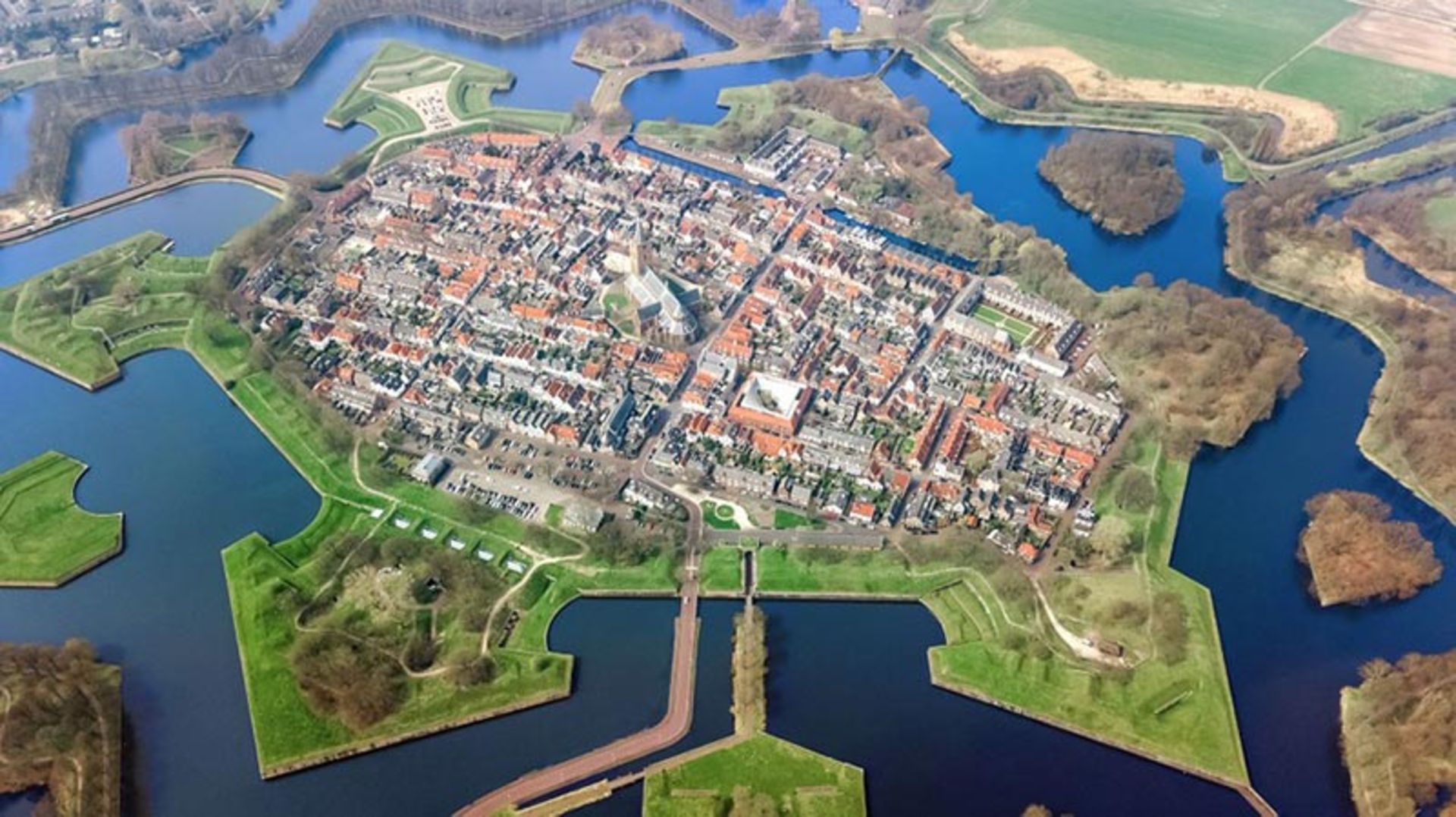 شهر مستحکم Naarden در شمال هلند نزدیک آمستردام