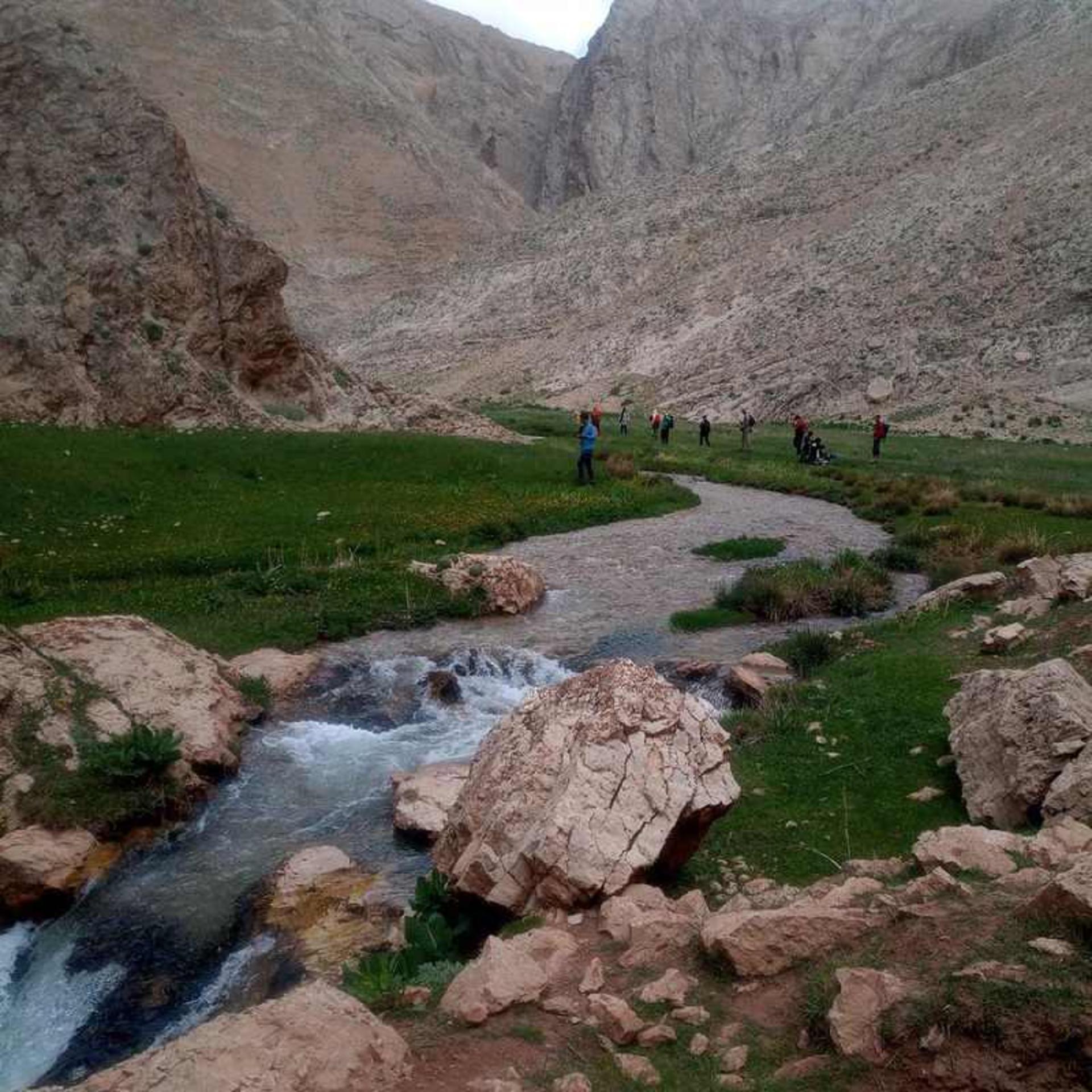 رودخانه فرح رود در معجز چشمه؛ منبع عکس: ویکی لاک؛ عکاس: سید مرتضی کاظمی