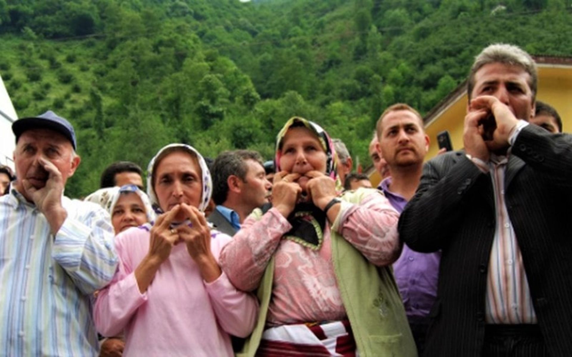 اهالی روستای کوسکوی ترکیه مشغول زدن سوت