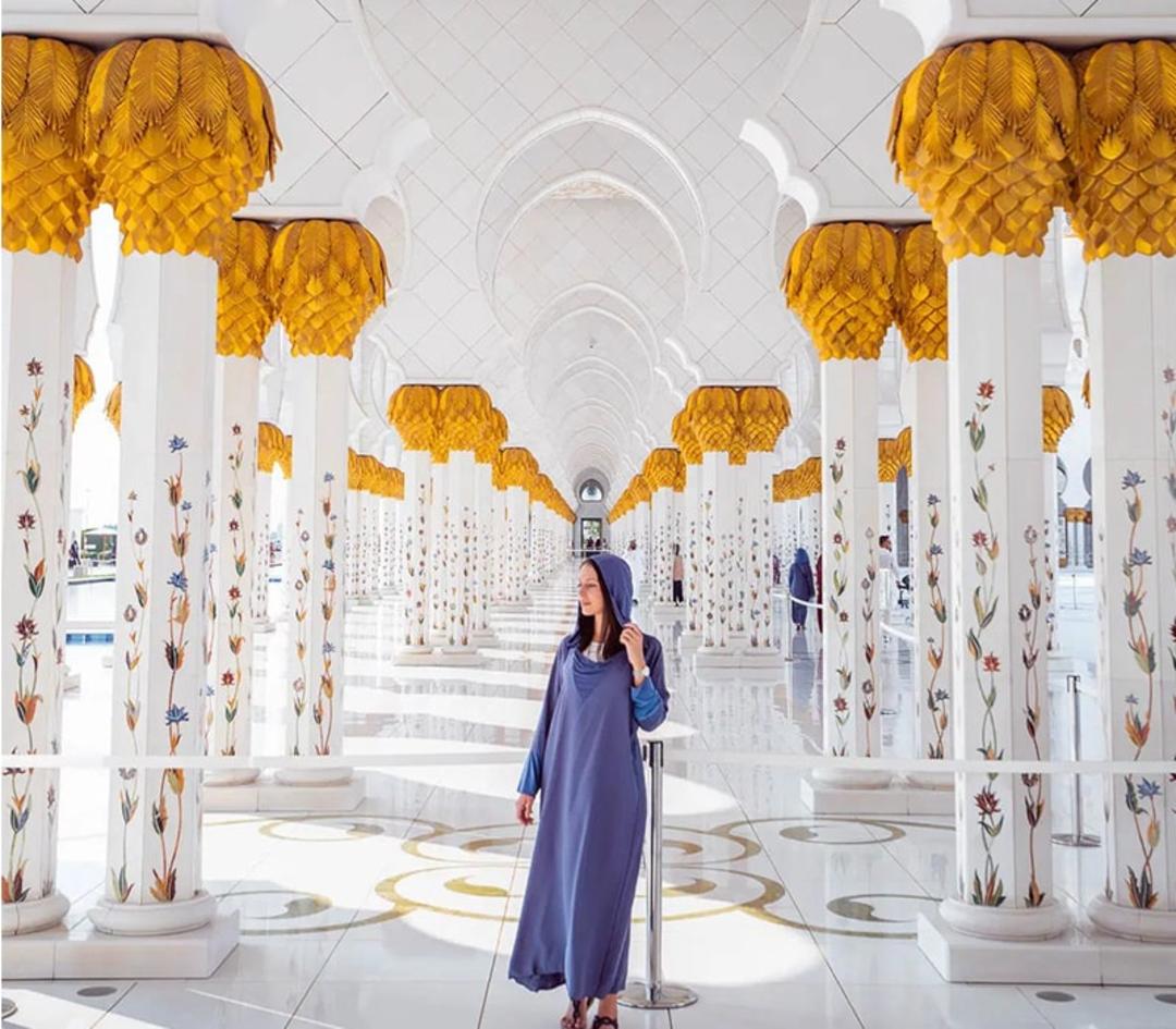عکس اینستاگرامی در مسجد شیخ زاید، منبع عکس: shewandersabroad.com، عکاس: kriszti