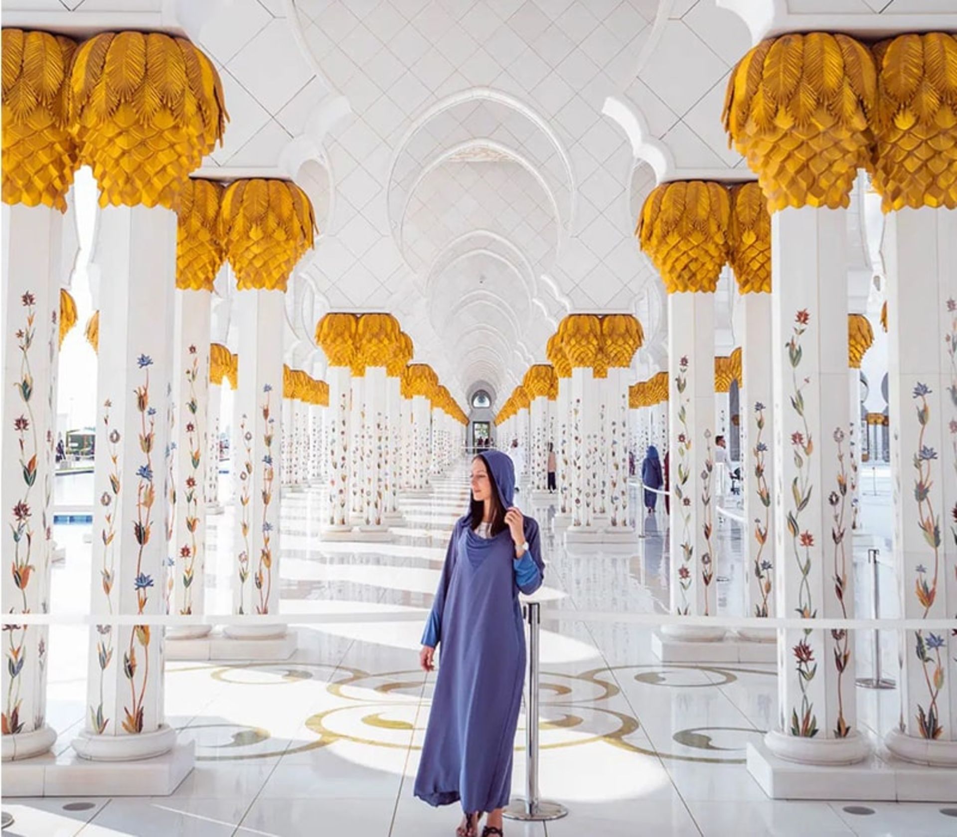 عکس اینستاگرامی در مسجد شیخ زاید، منبع عکس: shewandersabroad.com، عکاس: kriszti