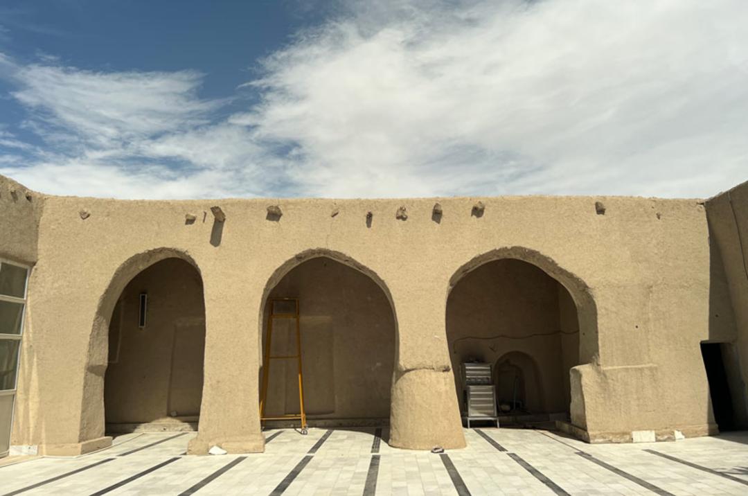 دیوارهای خشت و گلی مسجد جامع دزک