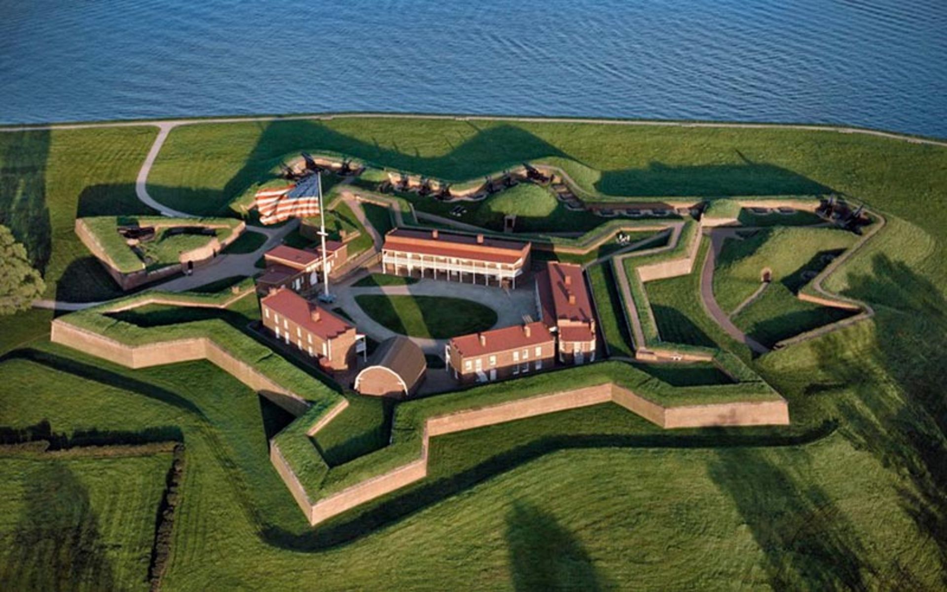 بنای تاریخی Fort McHenry در بالتیمور مریلند 