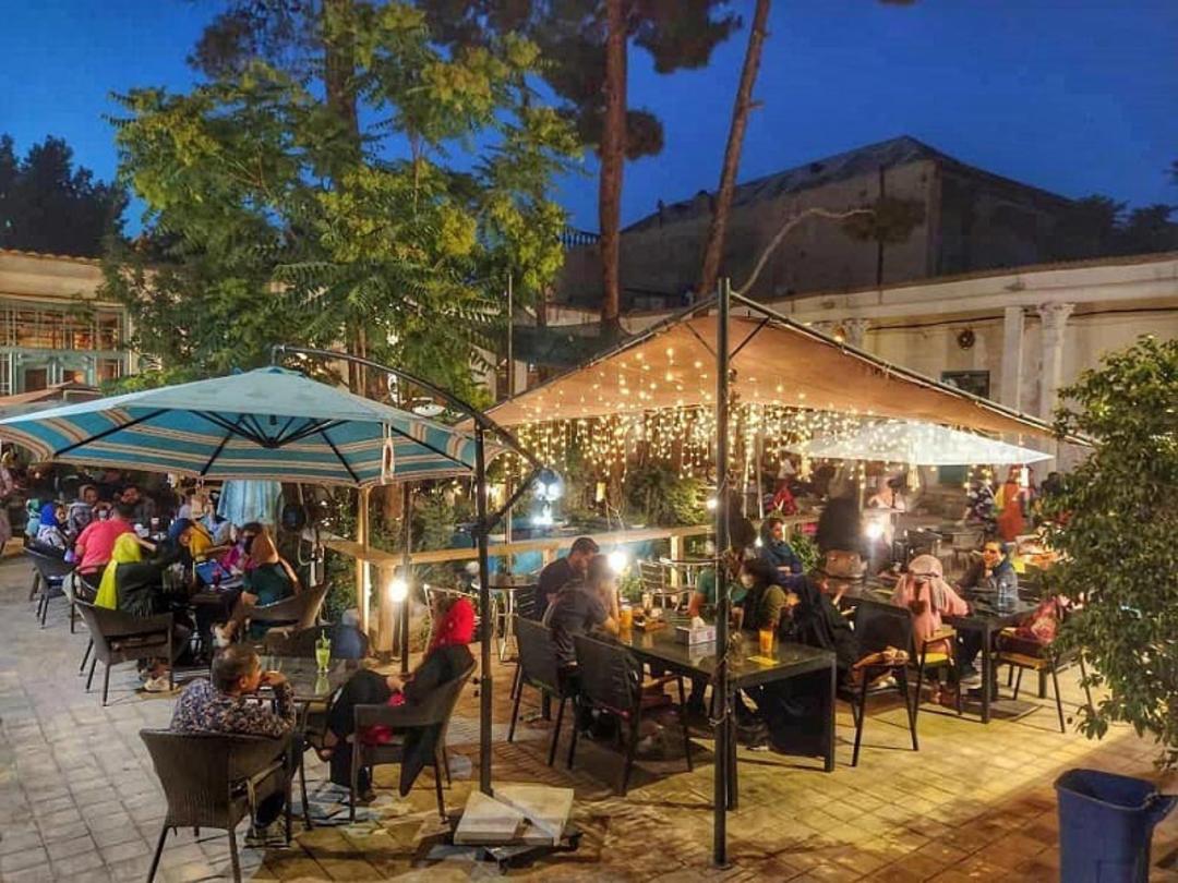 کافه رستوران مس و قالی اصفهان؛ منبع عکس: اینستاگرام messo_qali_cafe؛ عکاس: نامشخص  