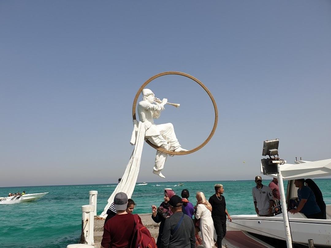 مجسمه ساحل مرجان کیش؛ منبع عکس: گوگل مپ؛ عکاس: KING