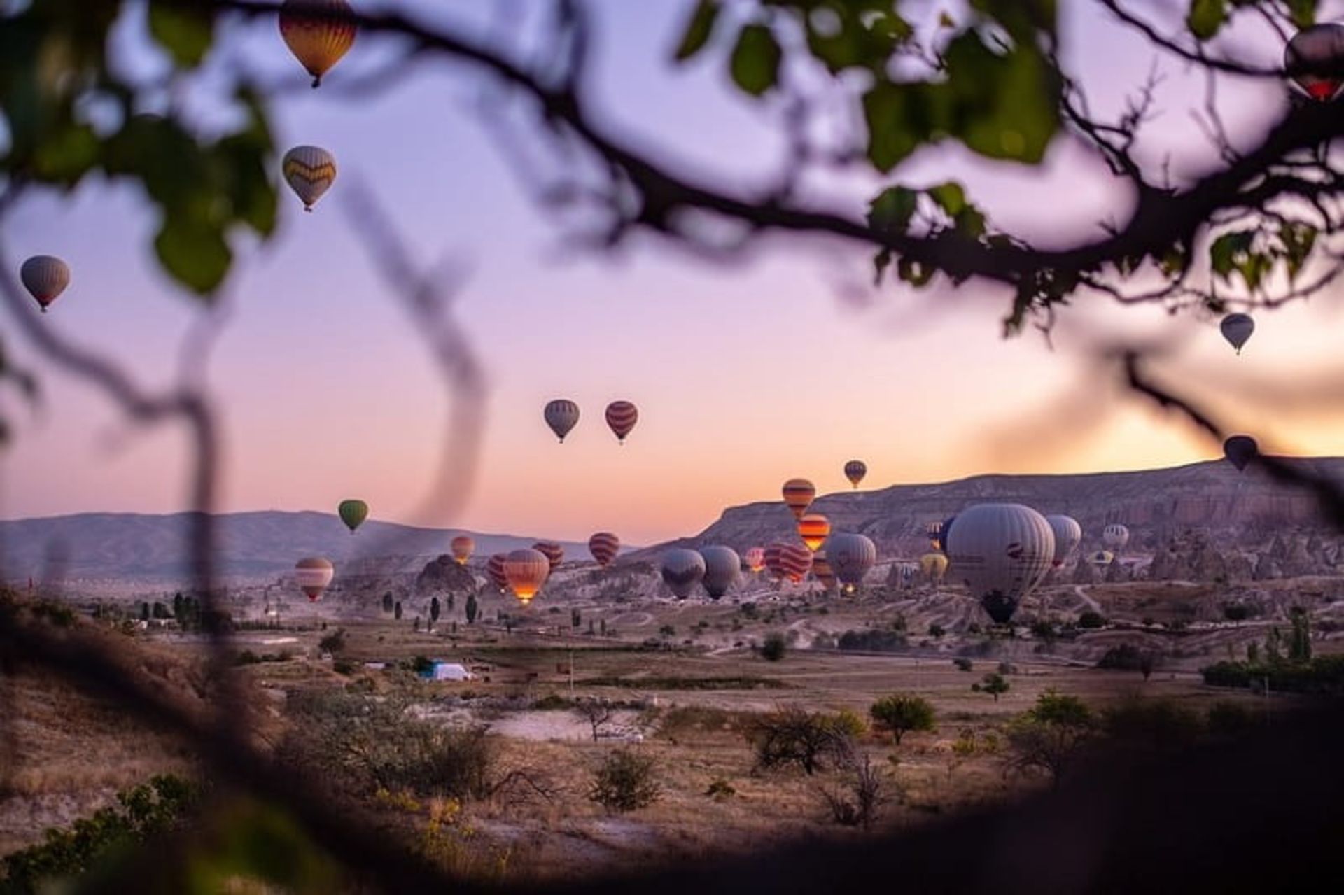 تماشای غروب آفتاب بر فراز کاپادوکیا ترکیه، منبع: pixabay.com