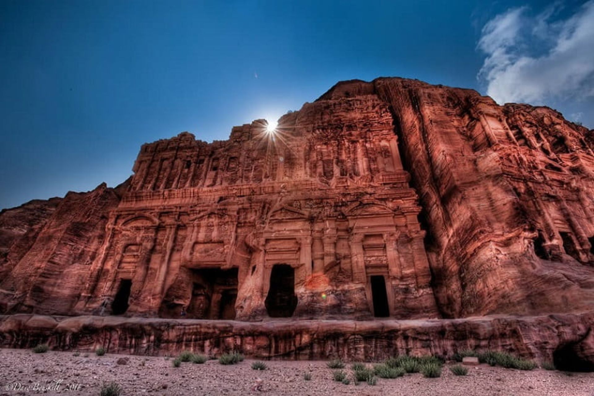 شهر باستانی پترا در کشور اردن، منبع: .visitpetra.jo