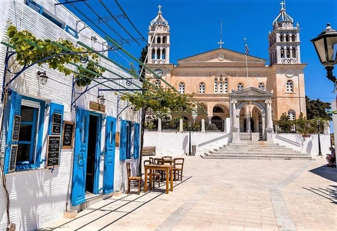 جزیره پاروس یونان، منبع عکس: shewandersabroad.com، عکاس: kriszti