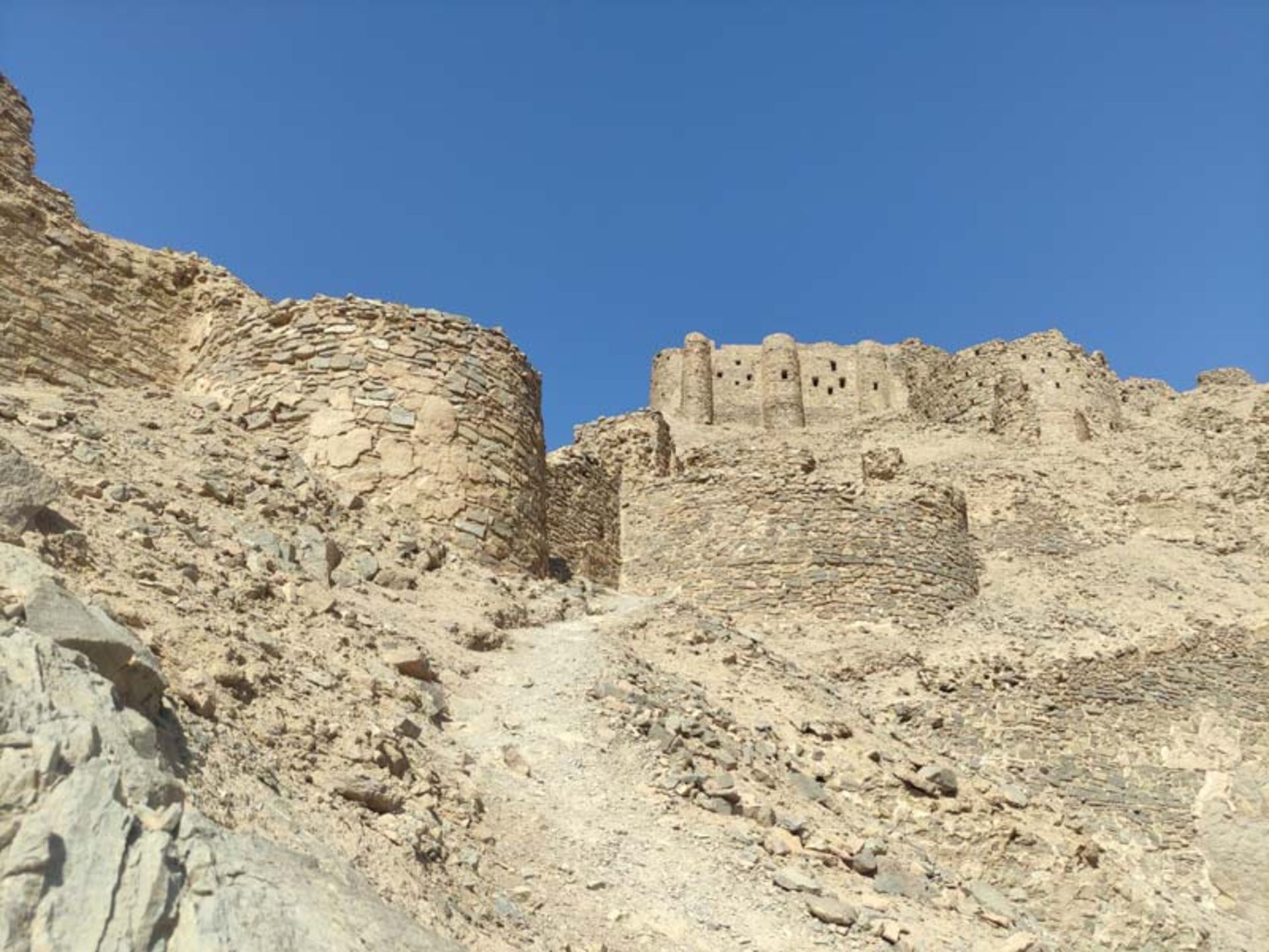 معماری قلعه دختر بشرویه؛ منبع عکس: گوگل مپ؛ عکاس: Saleh TruLyw