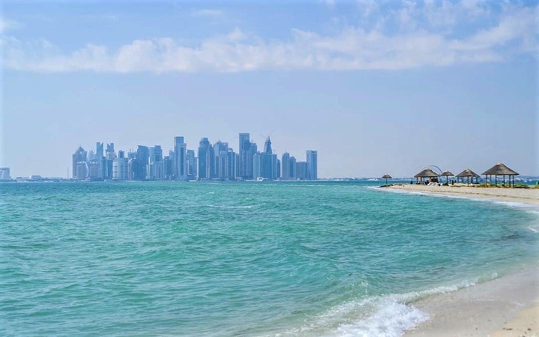 نمای شهر دوحه از جزیره السافلیه، منبع عکس: visitqatar.com، عکاس: ناشناس