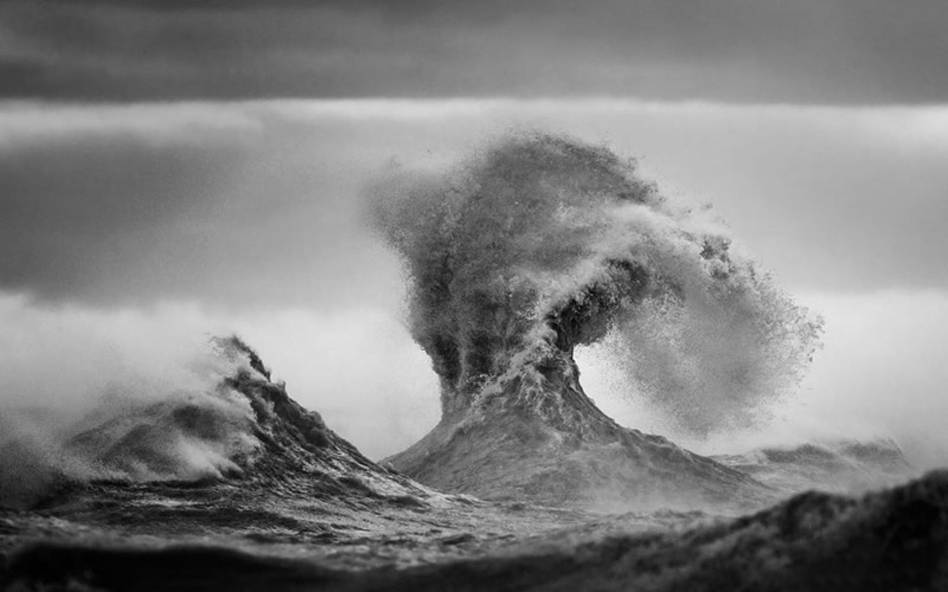 شکل‌گیری امواج مرتفع در دریاچه ایری، منبع عکس: اینستاگرام trevorpottelbergphotography@، عکاس: Trevor Pottelberg