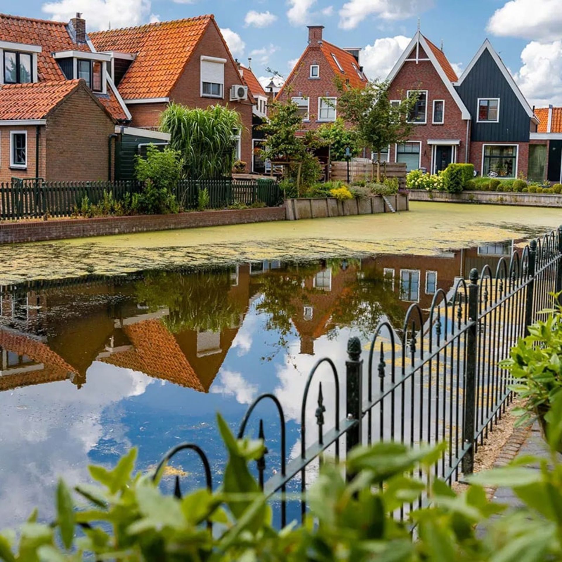 کلبه‌های دارای شیروانی در آمستردام