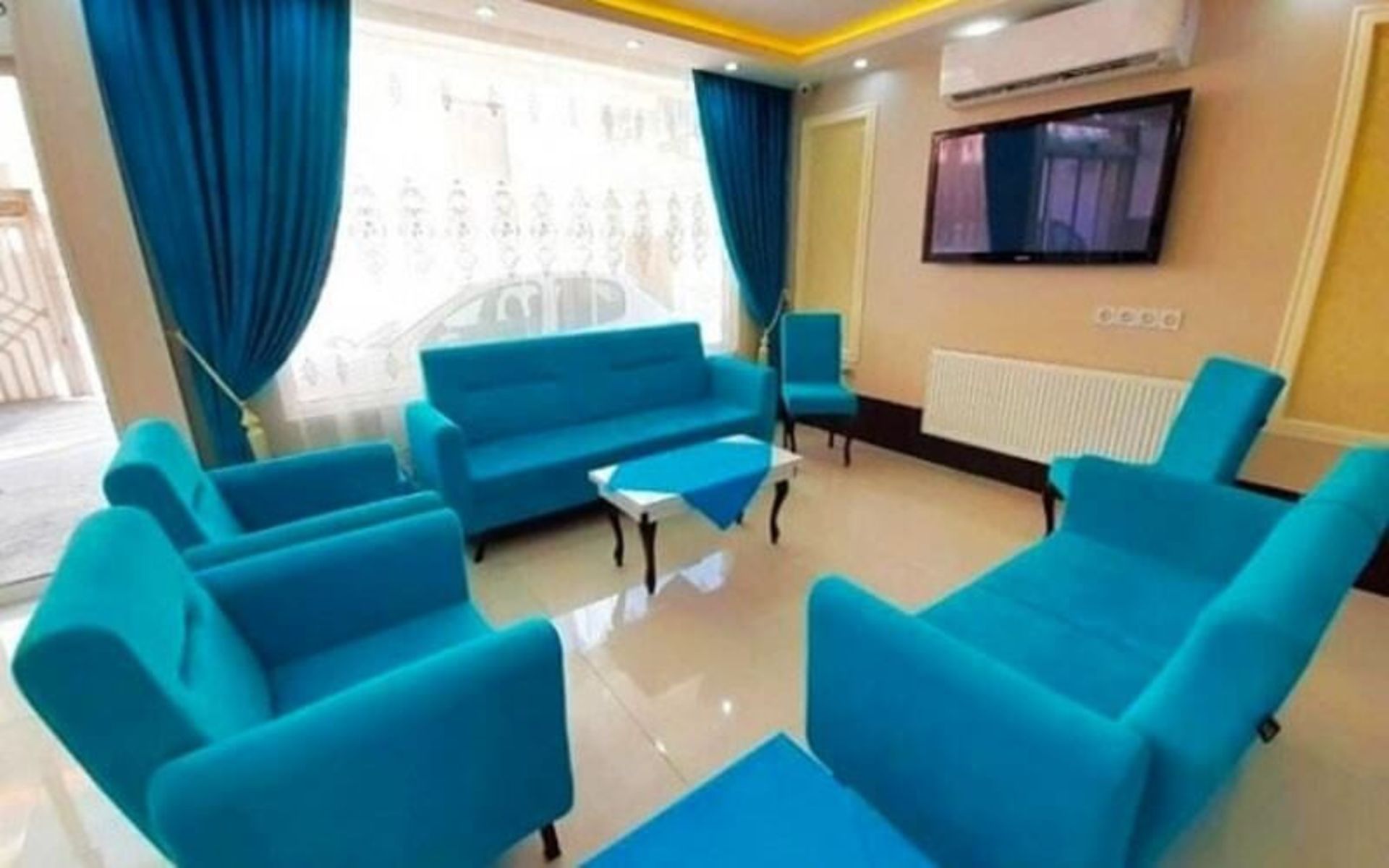 سالن خانه مسافر عمارلو؛ منبع عکس: سفربازی، عکاس: نامشخص