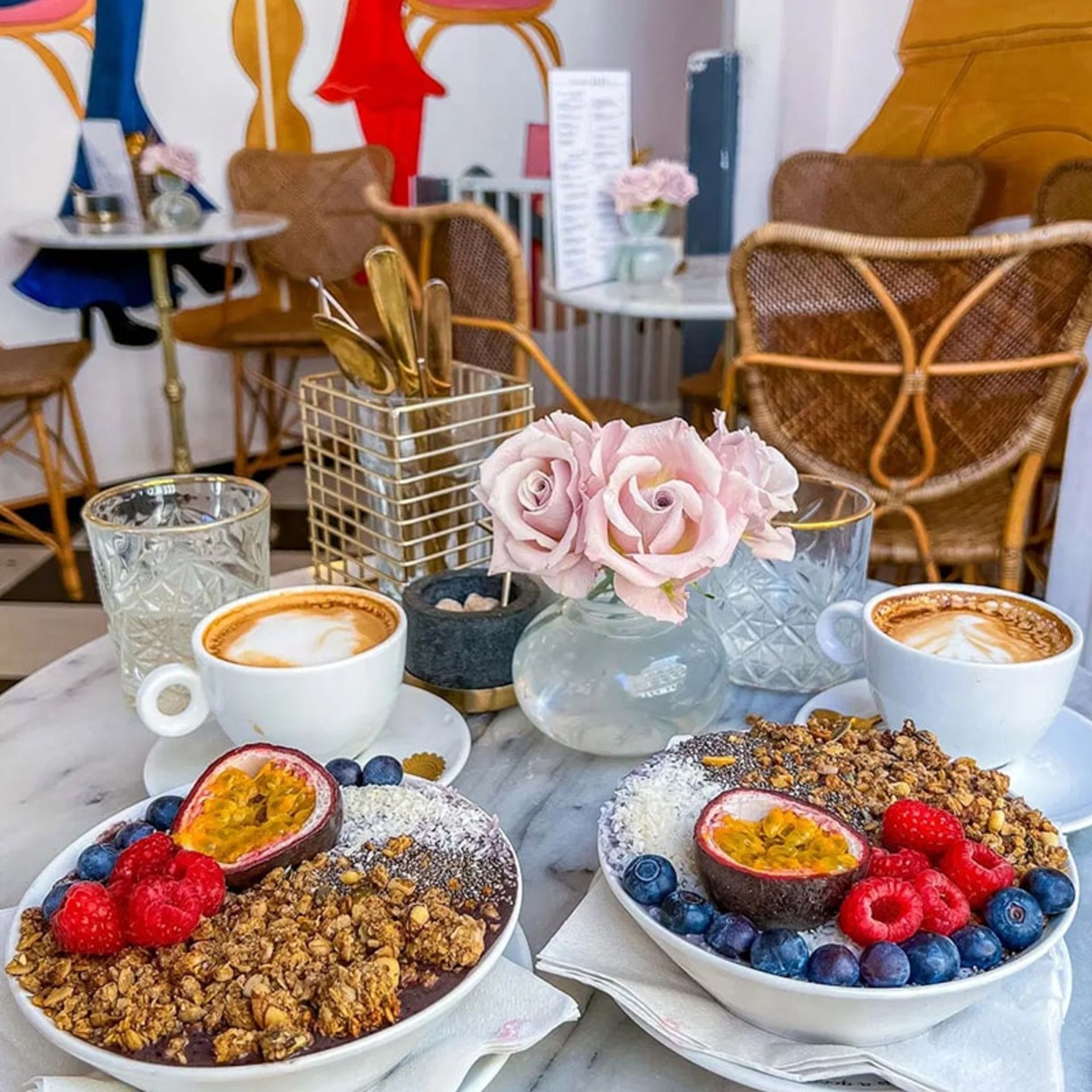 میز صبحانه در آمستردام