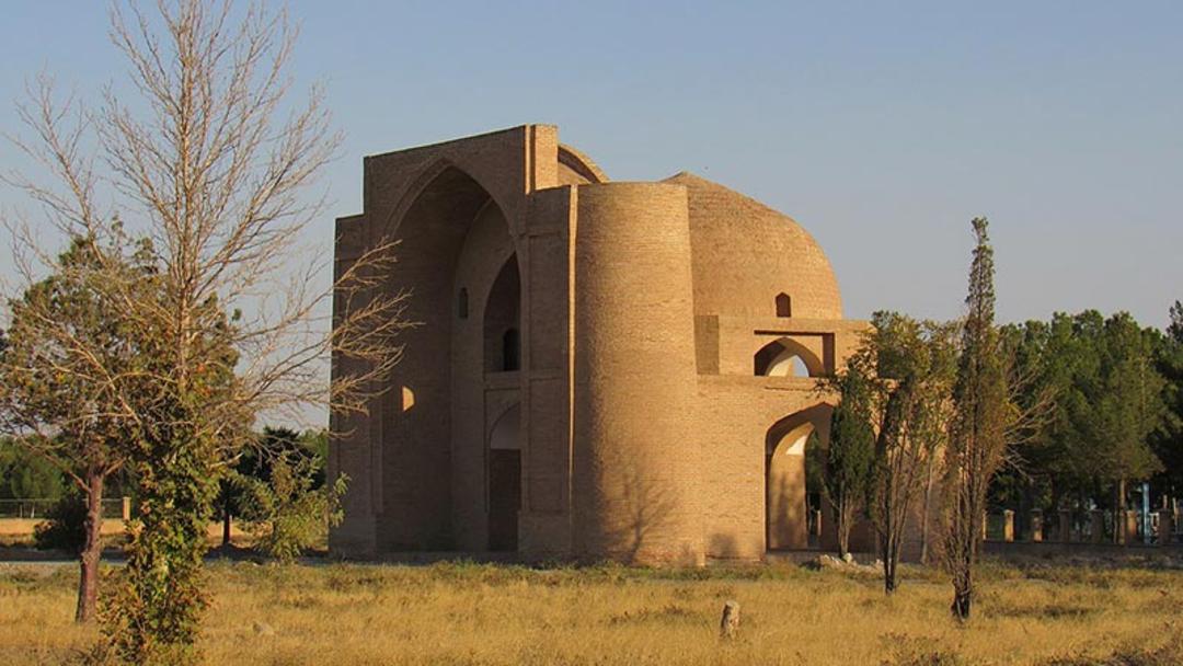 مصلی تاریخی سبزوار؛ منبع عکس: ویکی مدیا؛ عکاس: آریا امیری