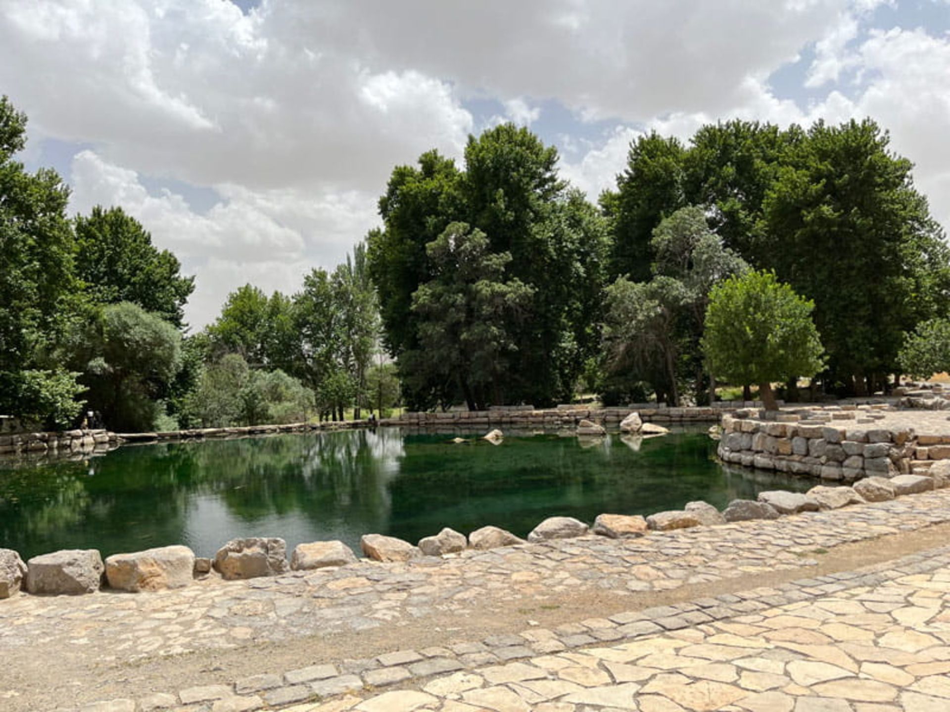 دریاچه بیستون؛ منبع عکس: کجارو، عکاس: محمد لوح