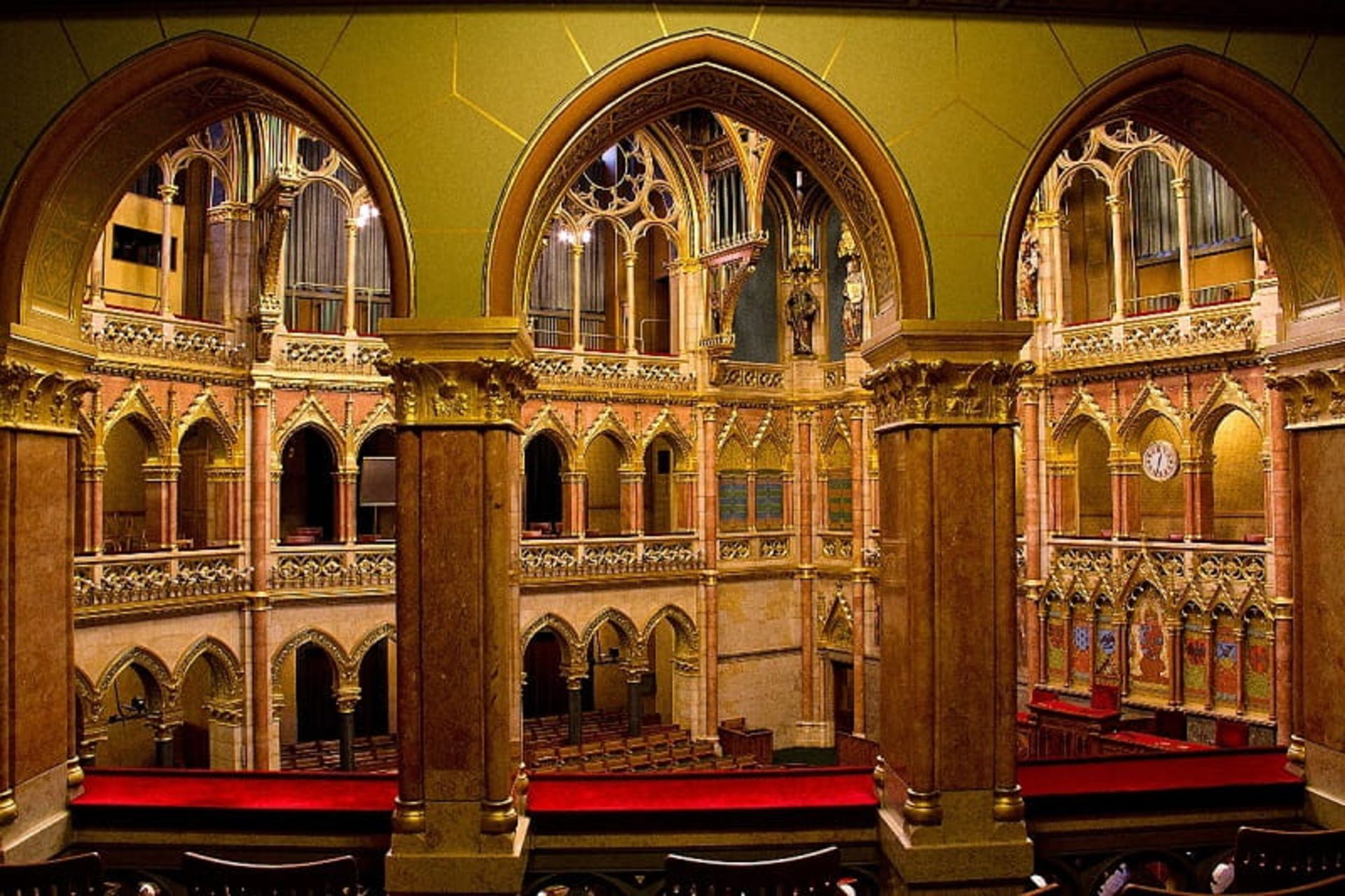 نقاشی و تزیینات پارلمان مجارستان، منبع: parlament.hu