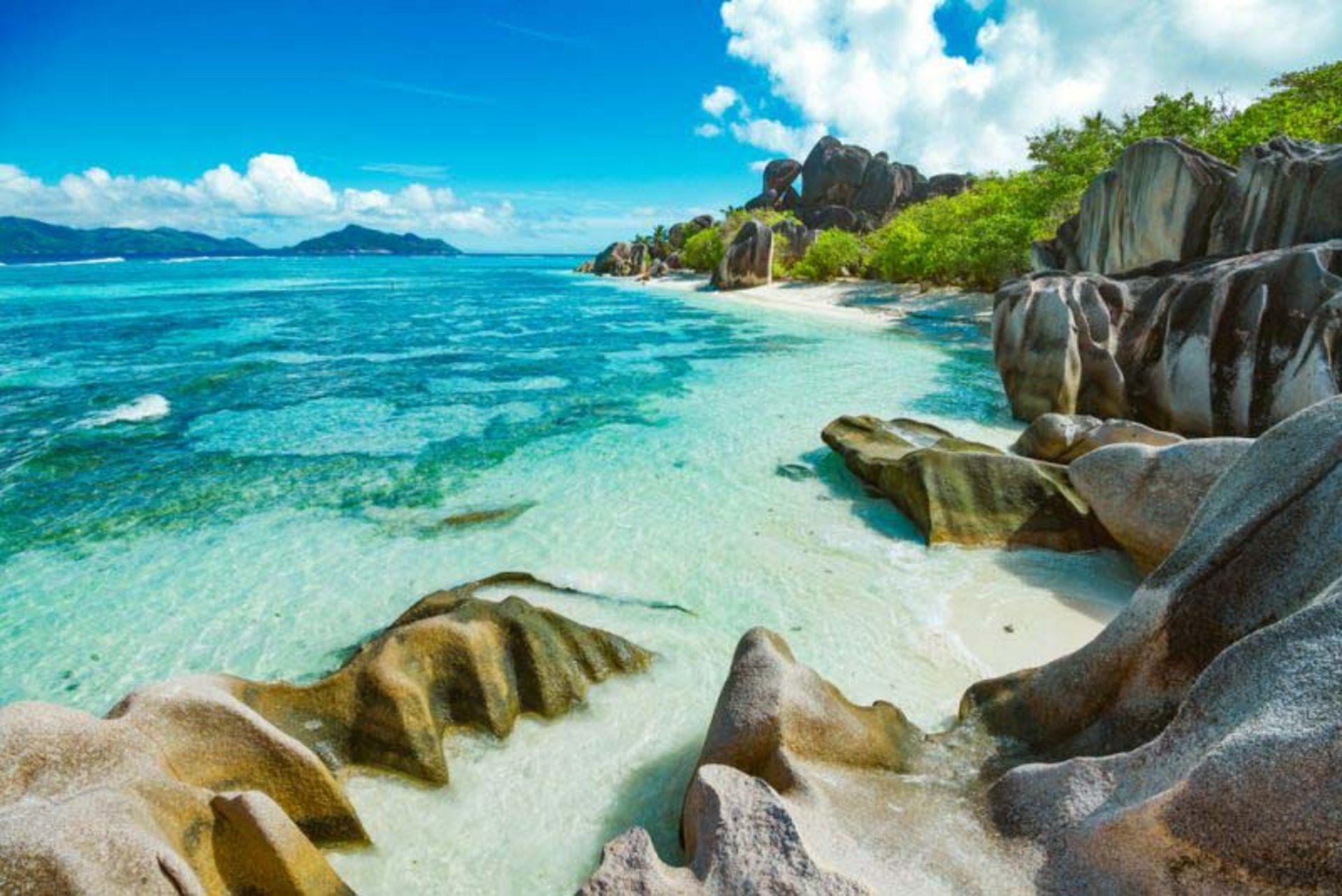 ساحل بکر و آرام جزیره سیشل (Seychelles)