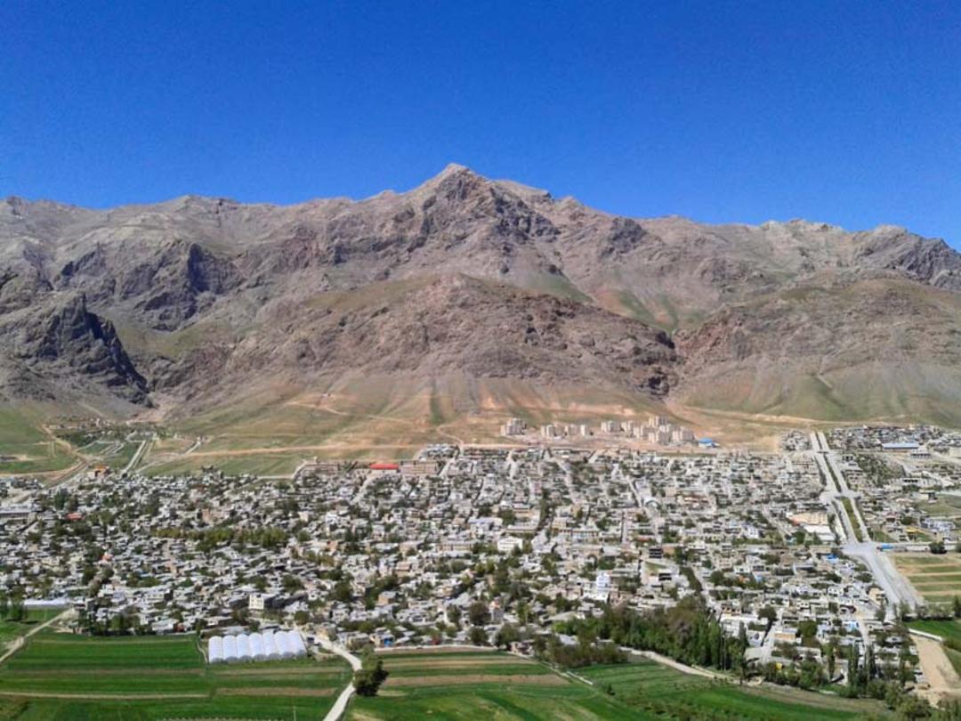 دورنمایی از شهر گرجی‌نشین فریدون شهر 