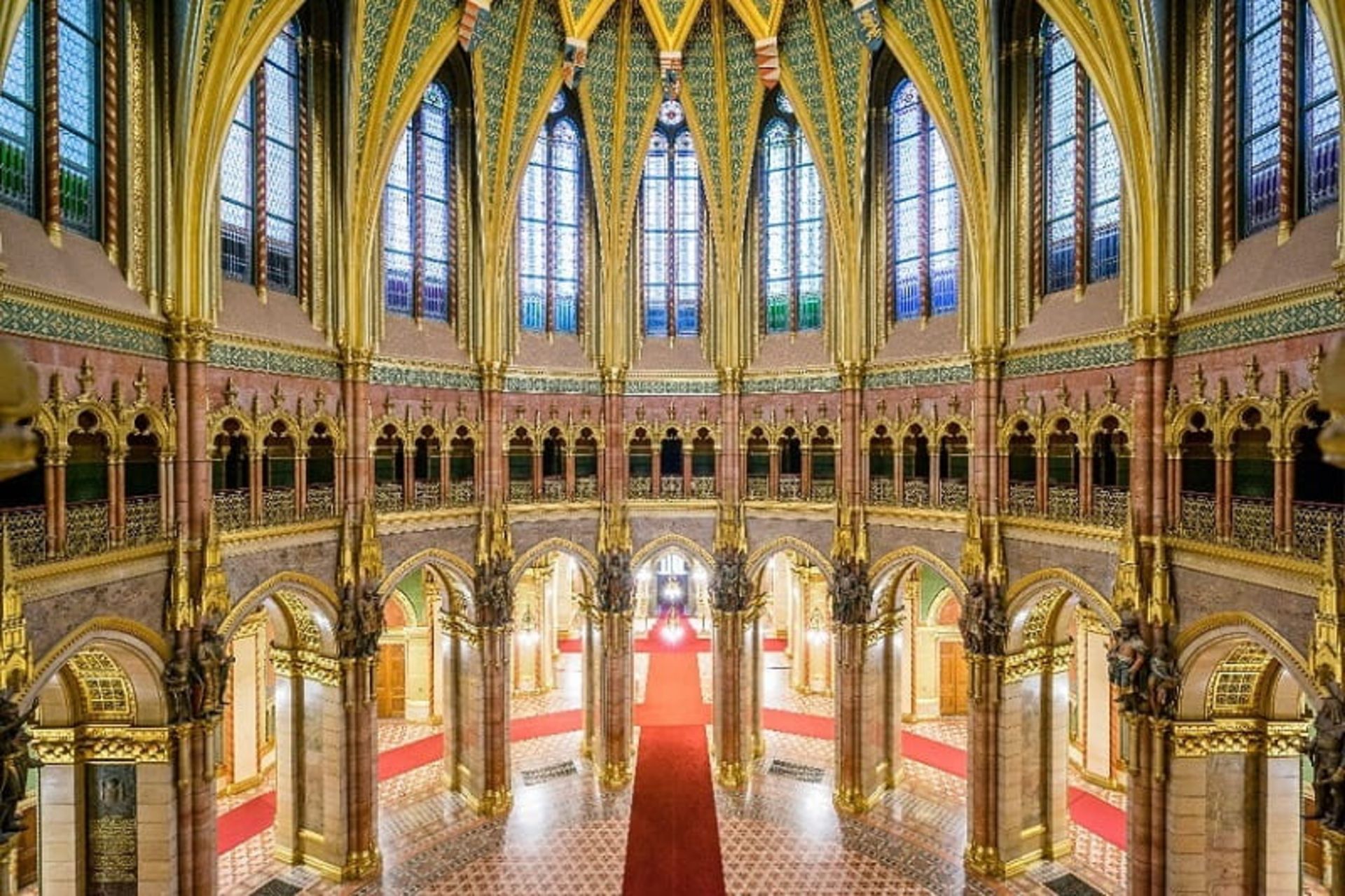 تالار گنبد، منبع: parlament.hu