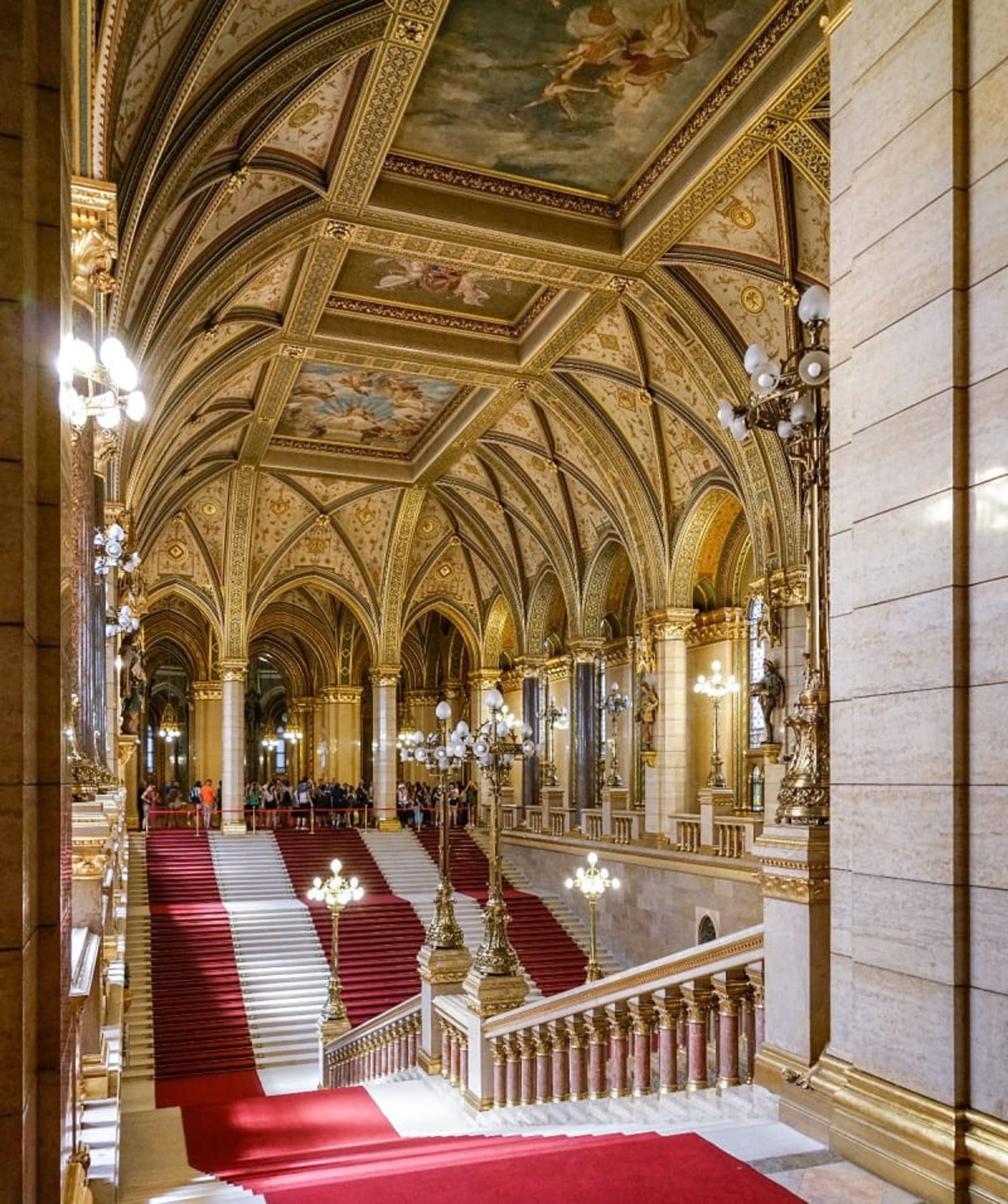 پلکان بزرگ، منبع: parlament.hu