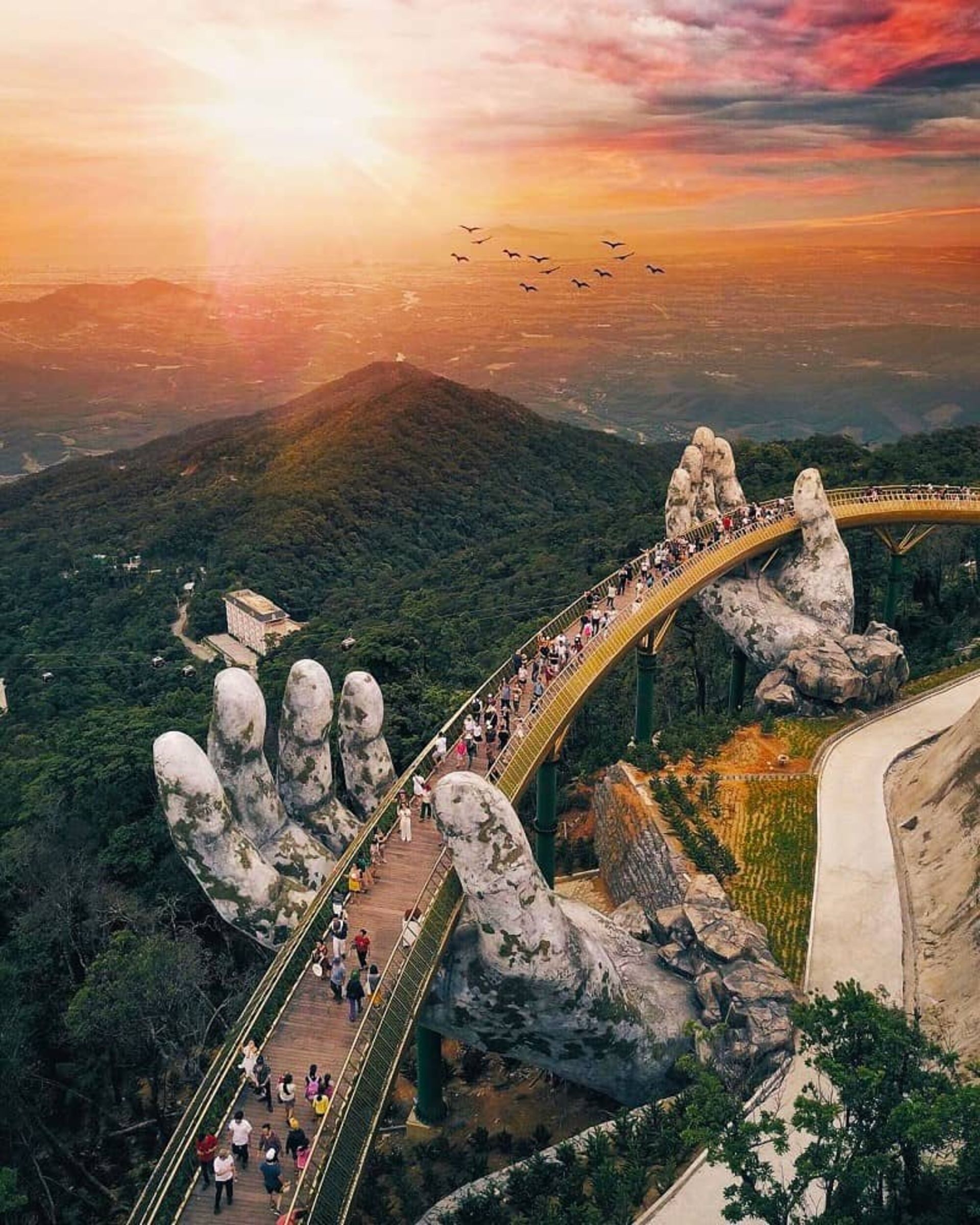 پل طلایی ویتنام، منبع: concreteconstruction.net
