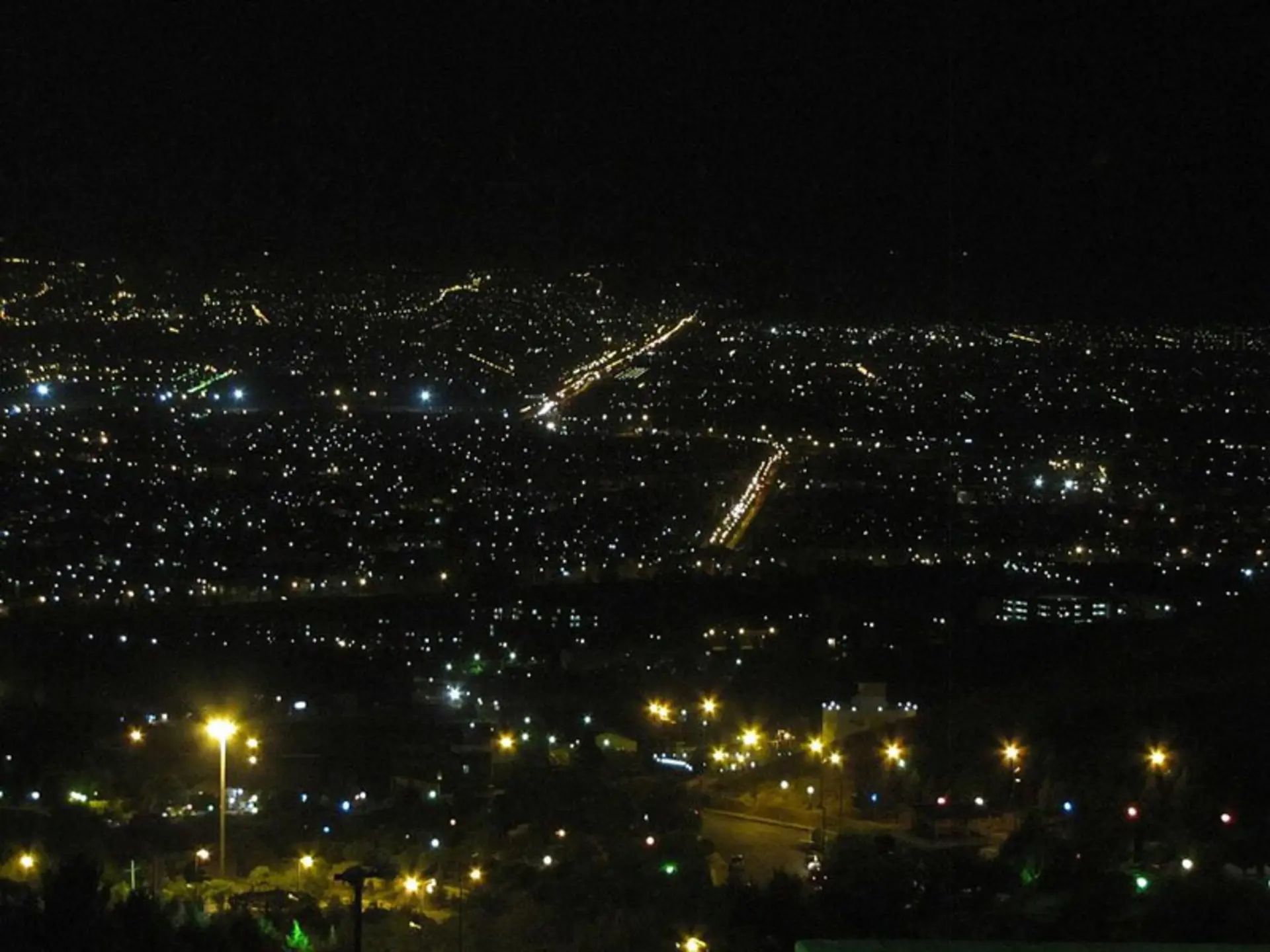 کرمانشاه از منظر پارک کوهستان؛ منبع عکس: Wikimedia، عکاس: Mehdi Hosseini