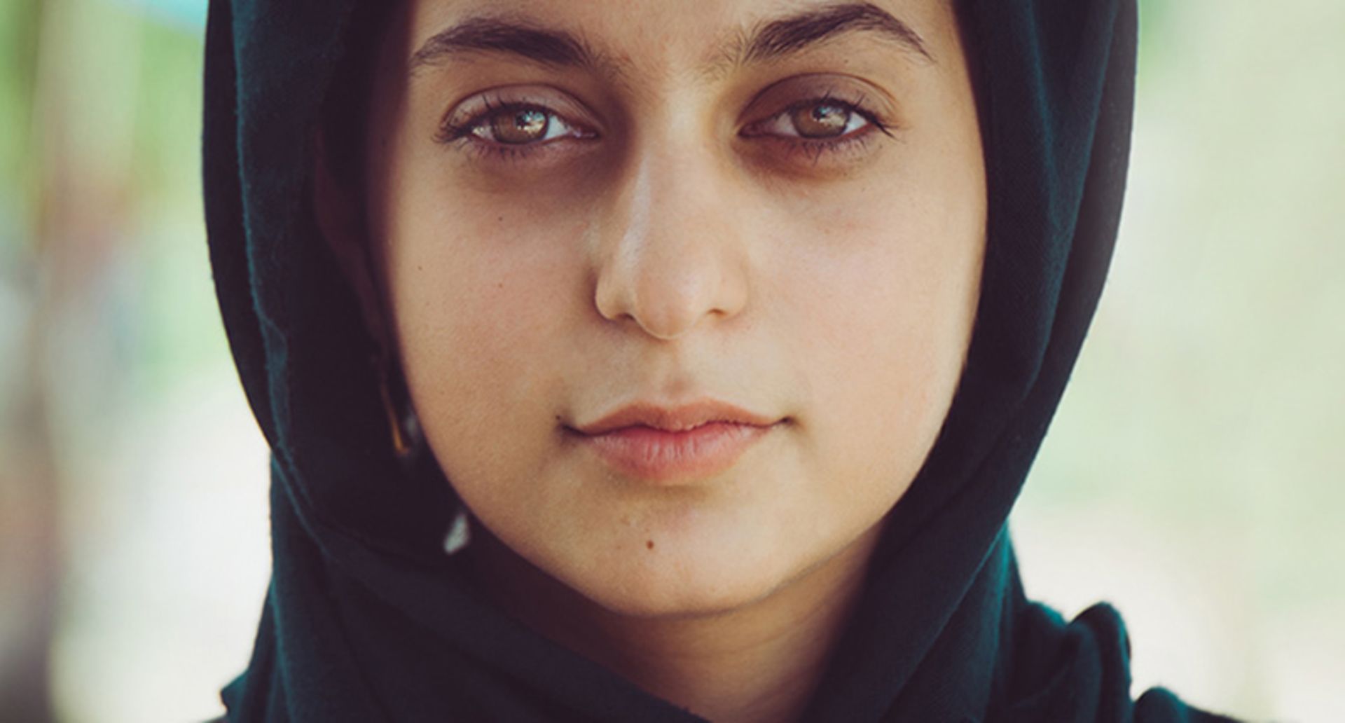 تصویر یک دختر ایرانی در قاب دوربین توریست خارجی