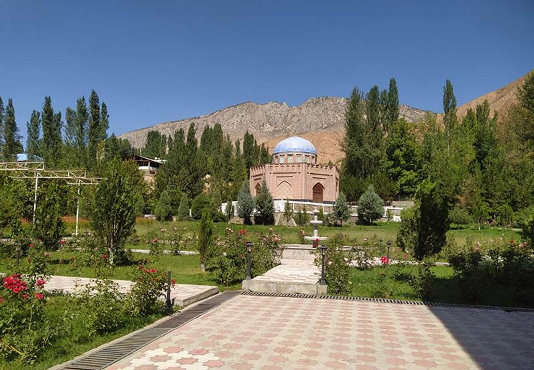 آرامگاه رودکی سمرقندی؛ منبع عکس: گوگل مپ؛ عکاس: Akim Sedqadamov