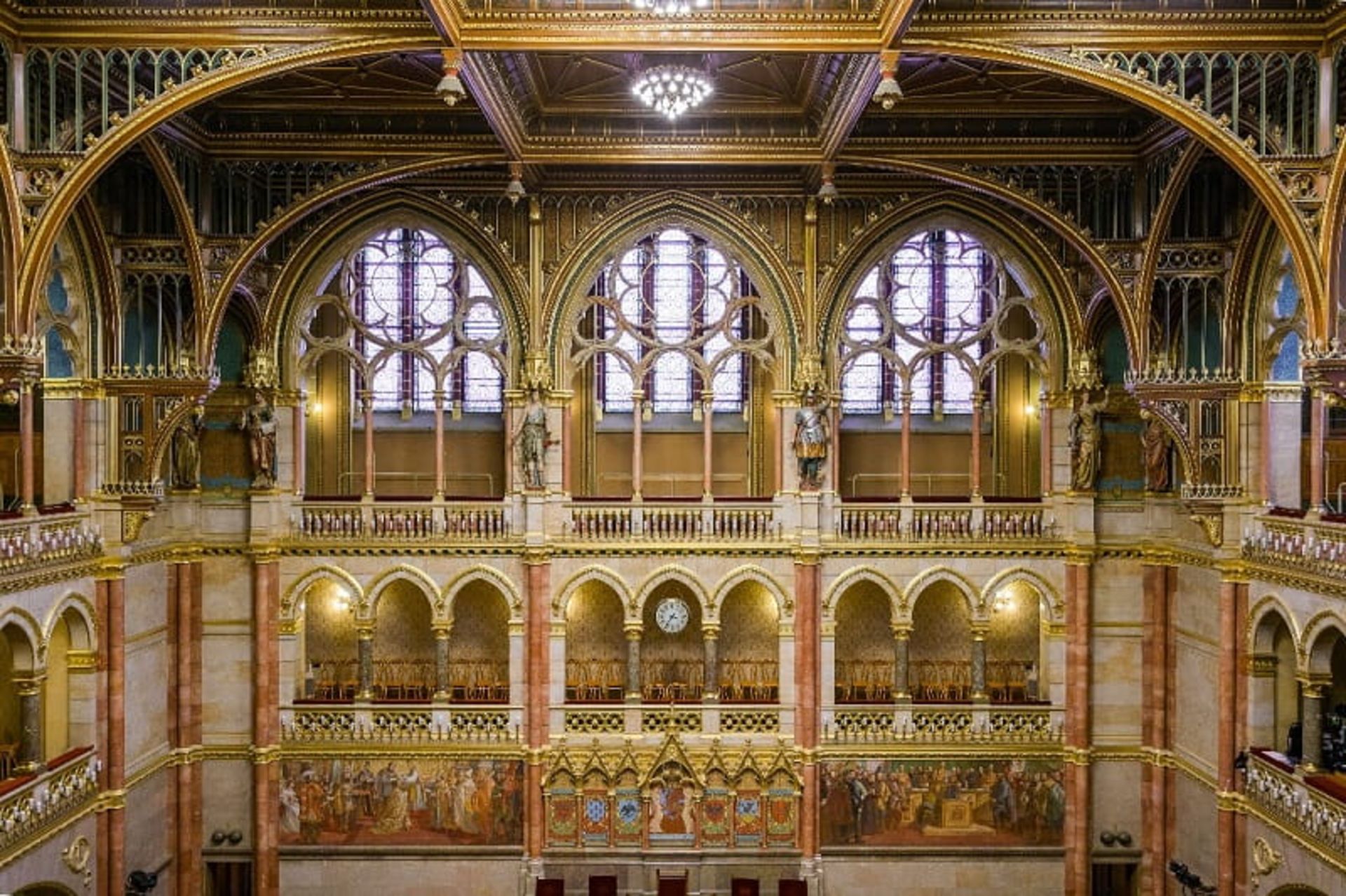 نقاشی و تزیینات پارلمان مجارستان، منبع: parlament.hu