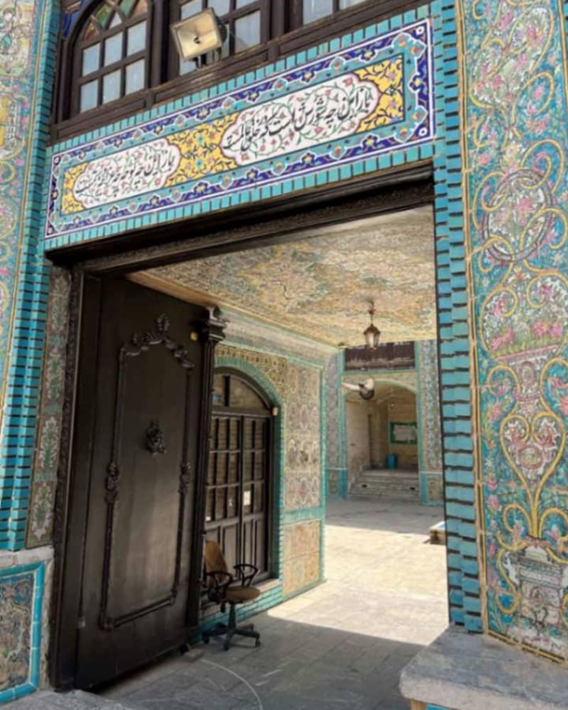 سردر تکیه معاون الملک؛ منبع عکس: کجارو، عکاس: محمد لوح