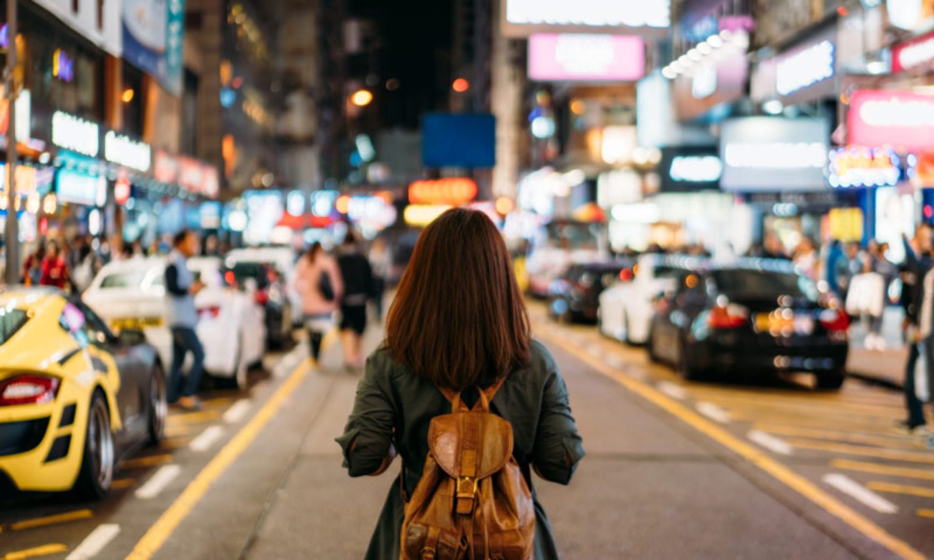 نکته‌های سفر مجردی خانم‌ها؛ منبع عکس: NerdWallet، عکاس: نامشخص
