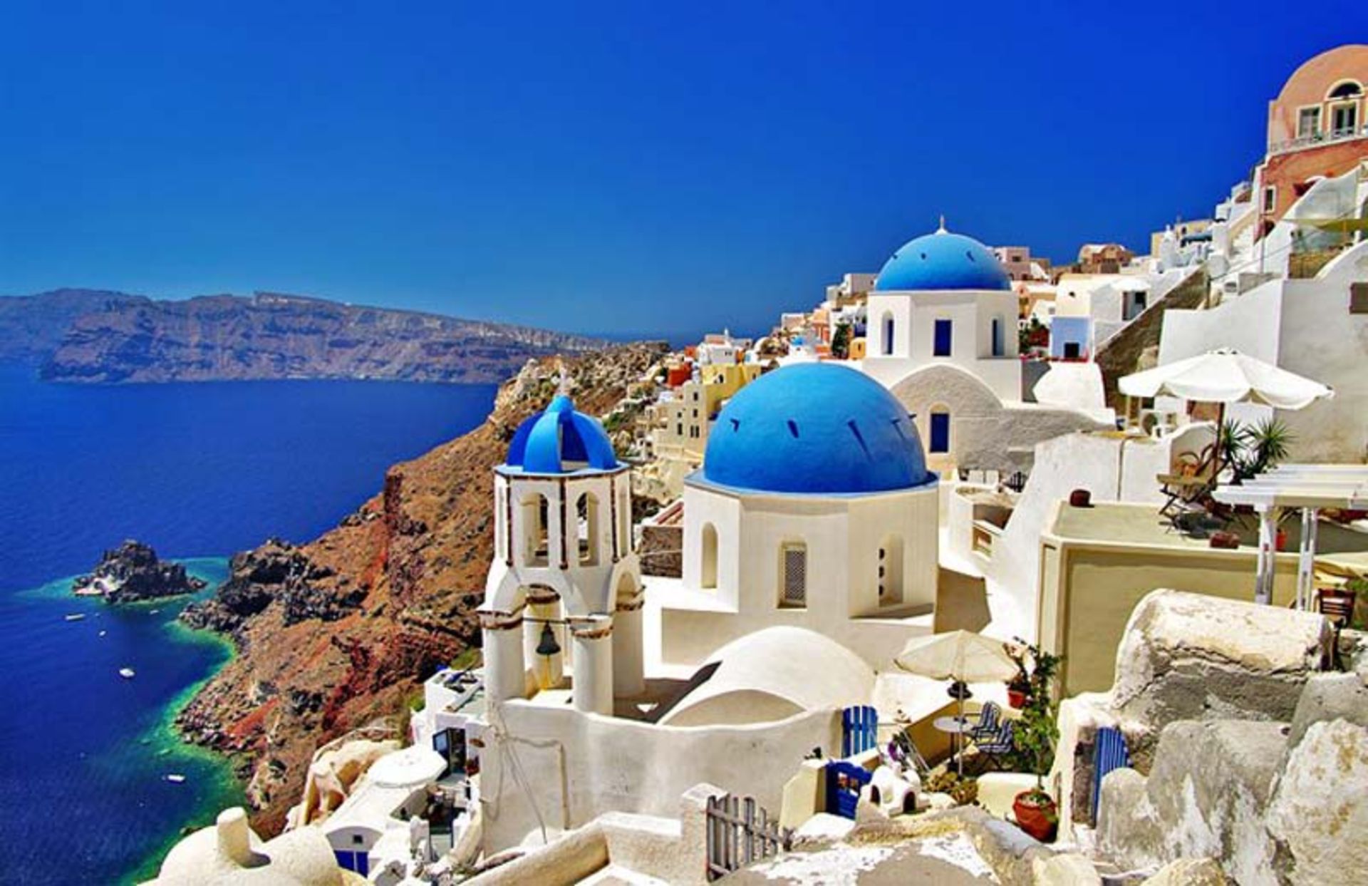 گنبدهای آبی در جزیره سانتورینی (santorini) یونان 