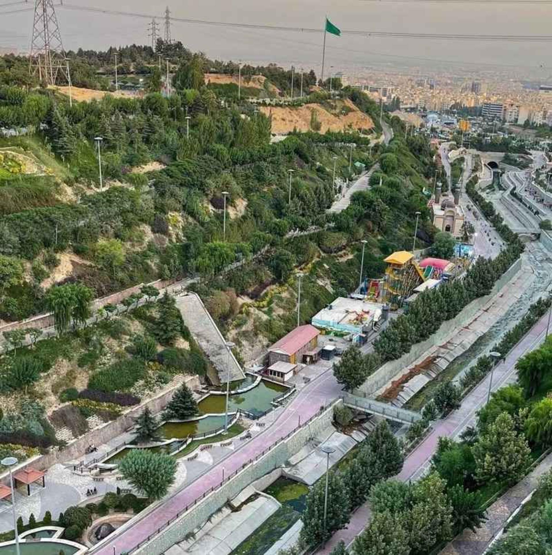 دورنمای بوستان نهج البلاغه؛ منبع عکس: گوگل مپ؛ عکاس: احمدرضا