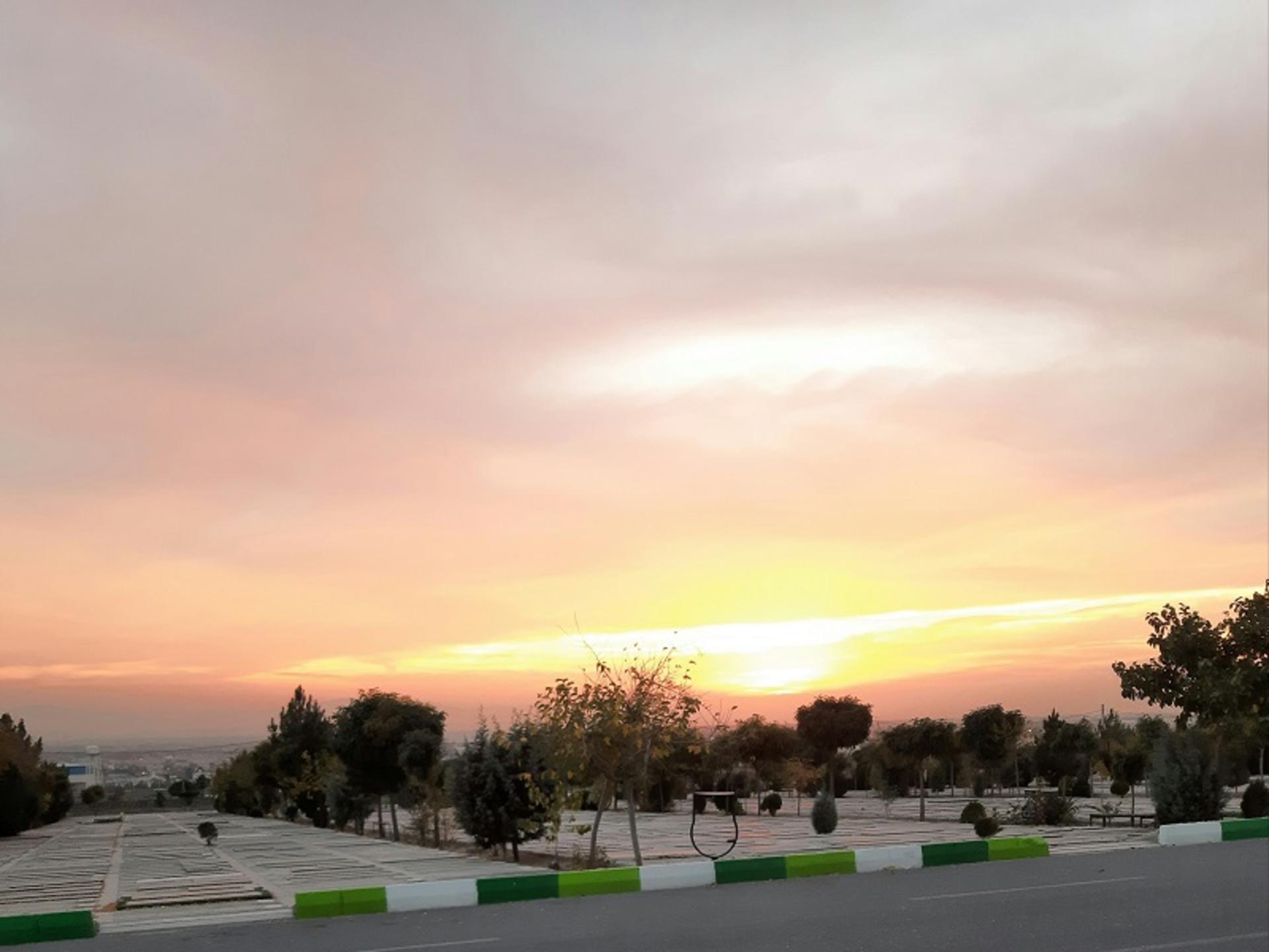 بهشت بی بی سکینه در غروب؛ منبع عکس: گوگل‌مپ؛ عکاس: فاطمه خاطری