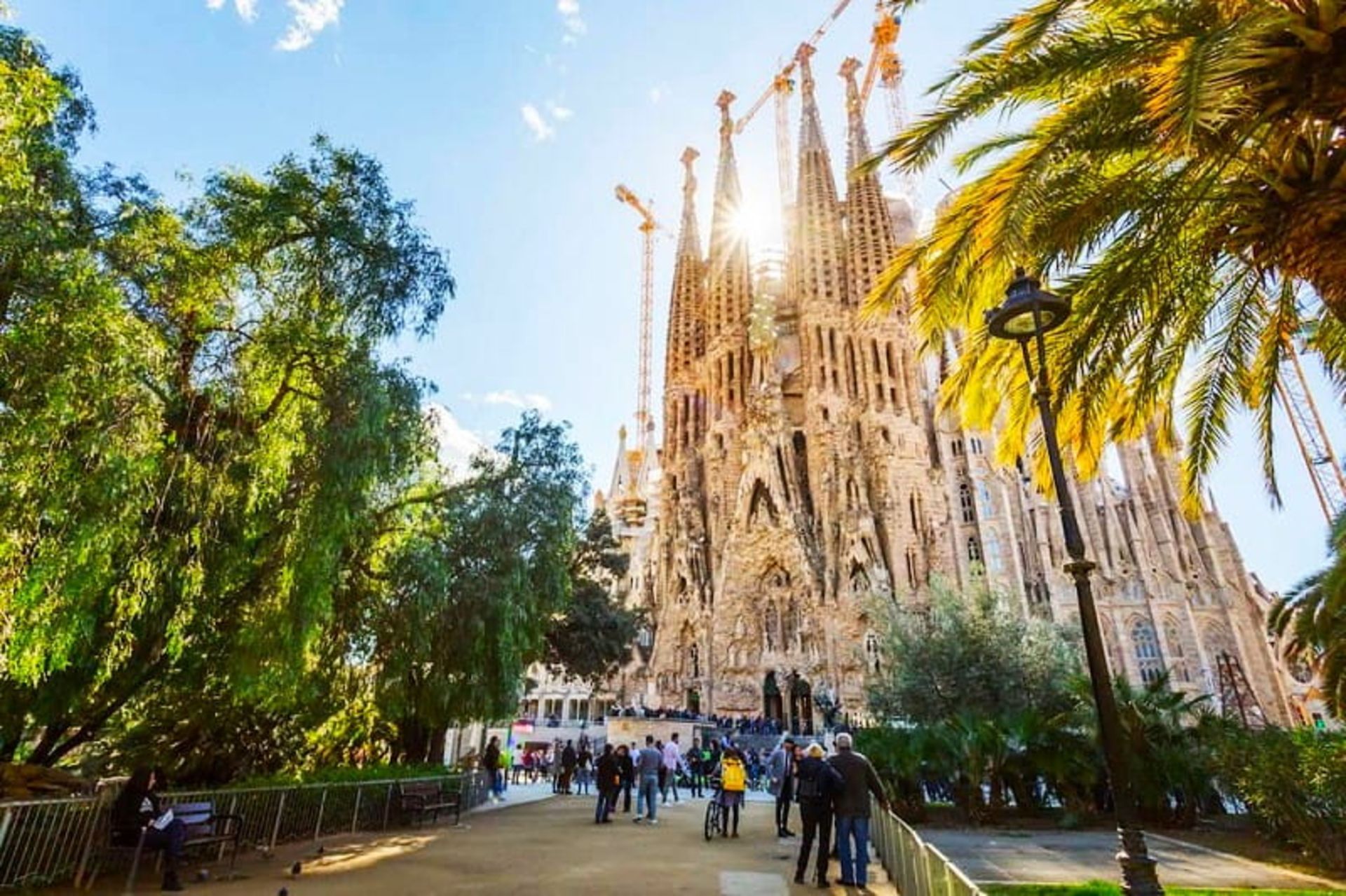 کلیسا ساگرادا فامیلا، منبع: city-sightseeing.com