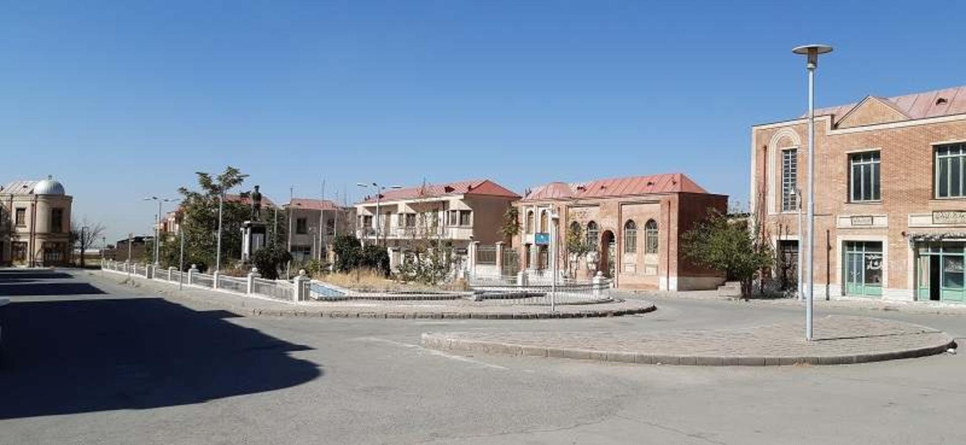 خیابان های تهران قدیم در شهرک سینمایی غزالی؛ منبع عکس: گوگل مپ؛ عکاس: عرفان جزانی