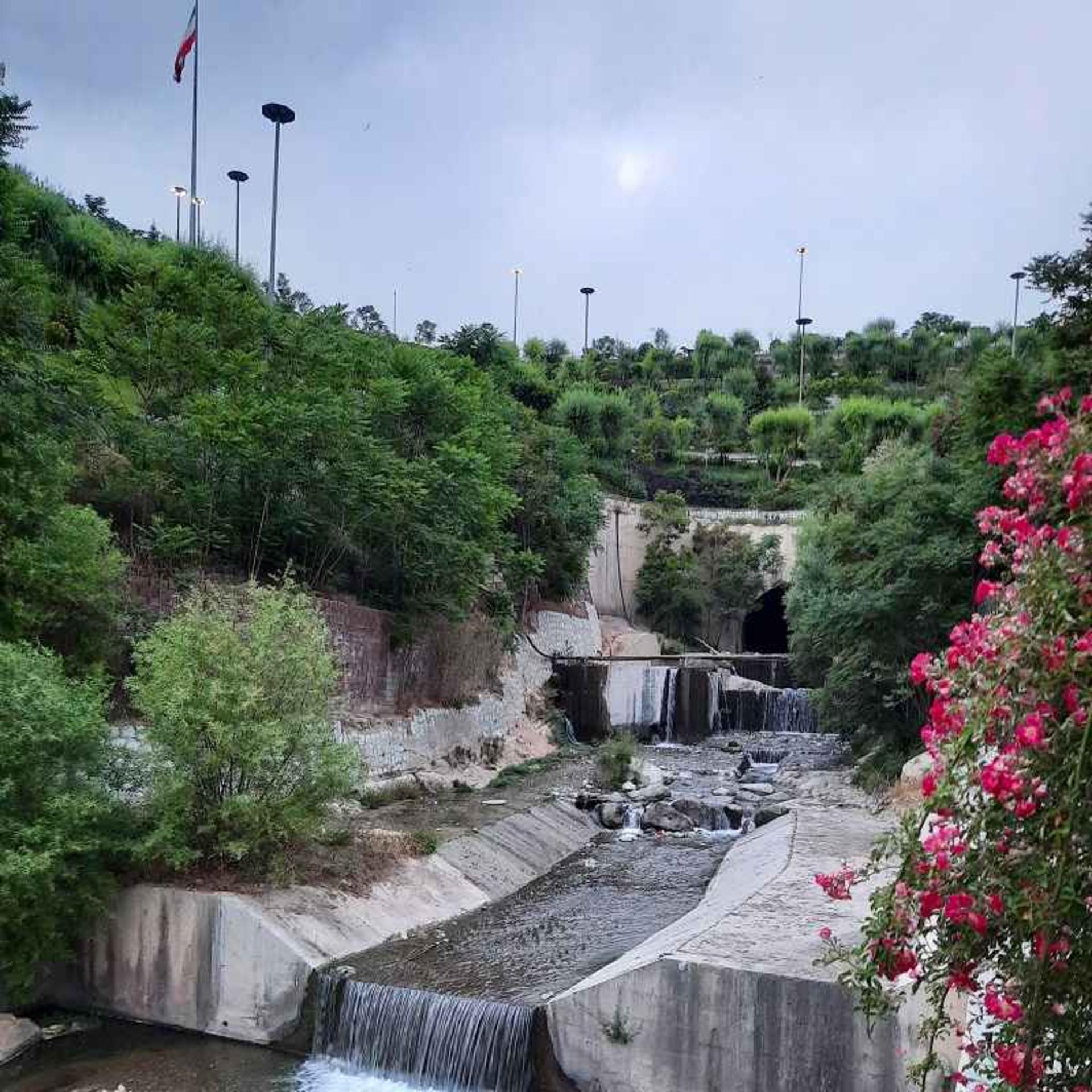 رودخانه پونک در میان بوستان نهج البلاغه؛ منبع عکس: گوگل مپ؛ عکاس: عرفان احمدی