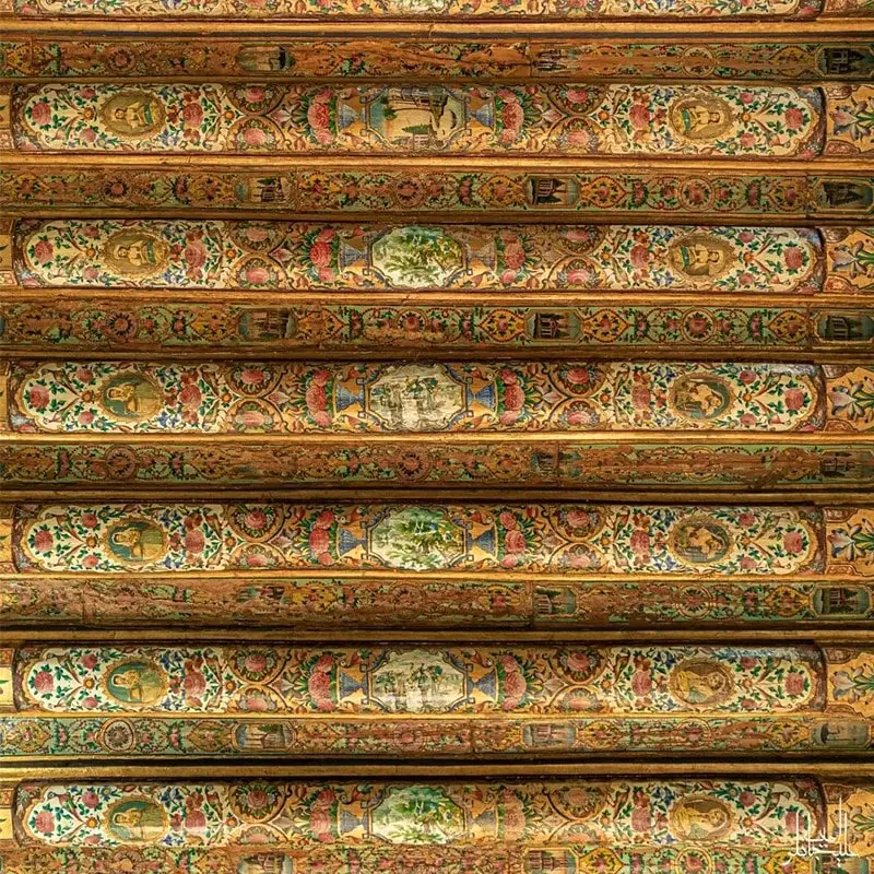 نقاشی روی سقف عمارت اصلی باغ نارنجستان قوام شیراز، منبع عکس: اینستاگرام alijanlou.amin@، عکاس: امین علیجانلو