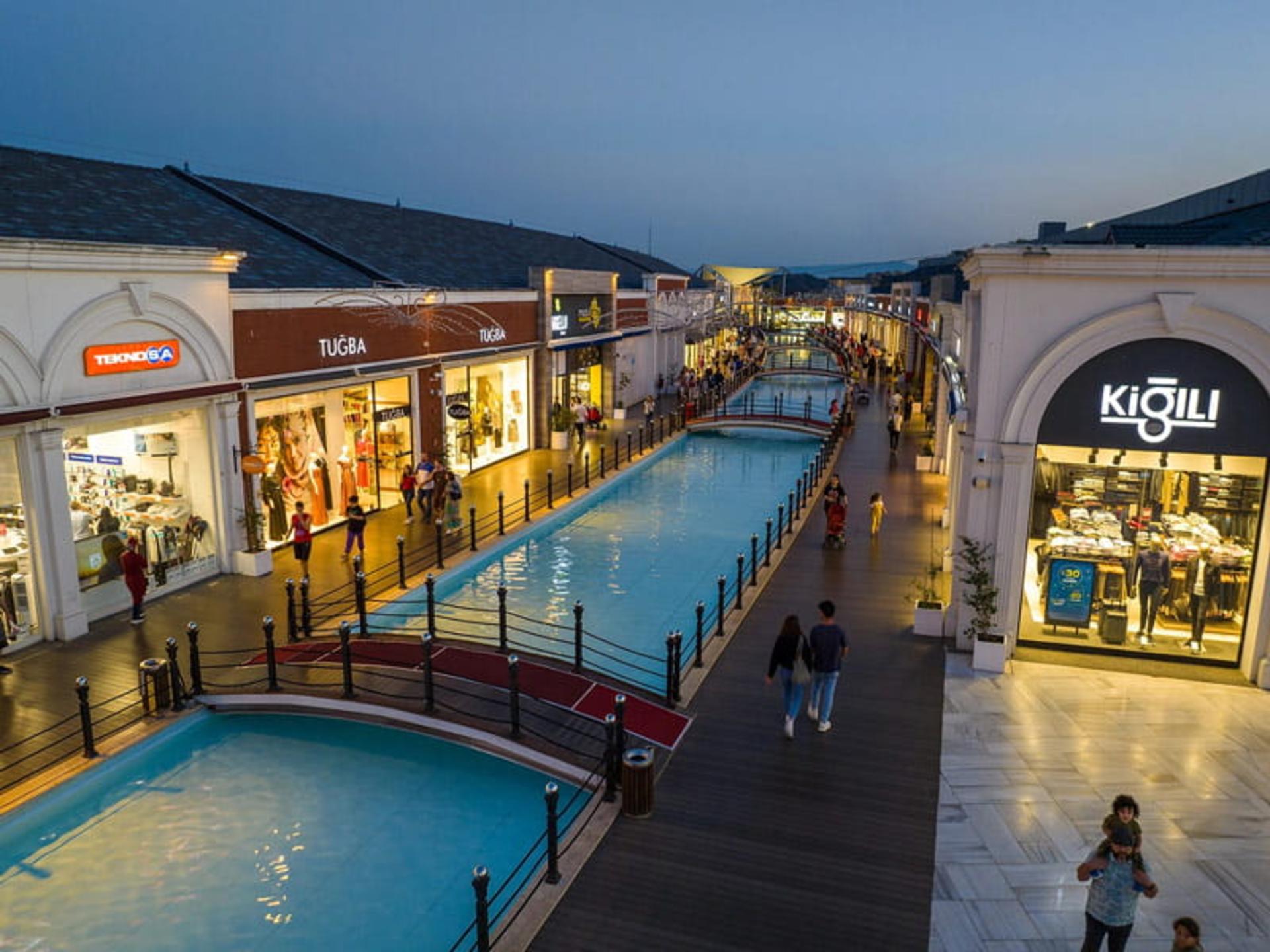 مرکز خرید ویاپورت مارینا؛ منبع عکس: Viaport Marina، عکاس: نامشخص