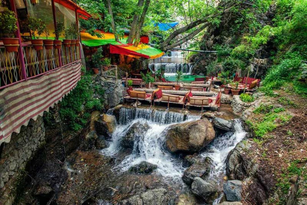 کافه های در مسیر عبور رودخانه دربند