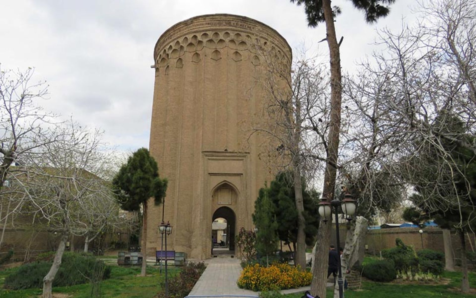 برج مرتفع طغرل 