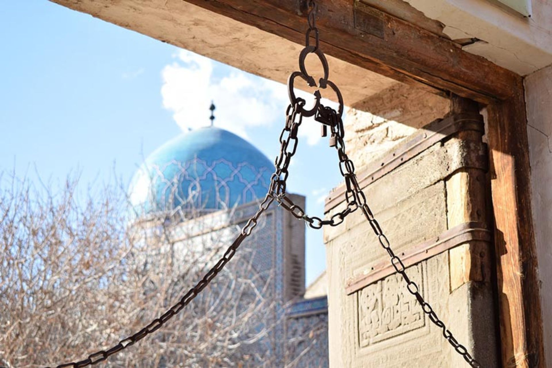 ورودی آرامگاه؛ منبع عکس: ویکی مدیا؛ عکاس: پرنیان ندایی