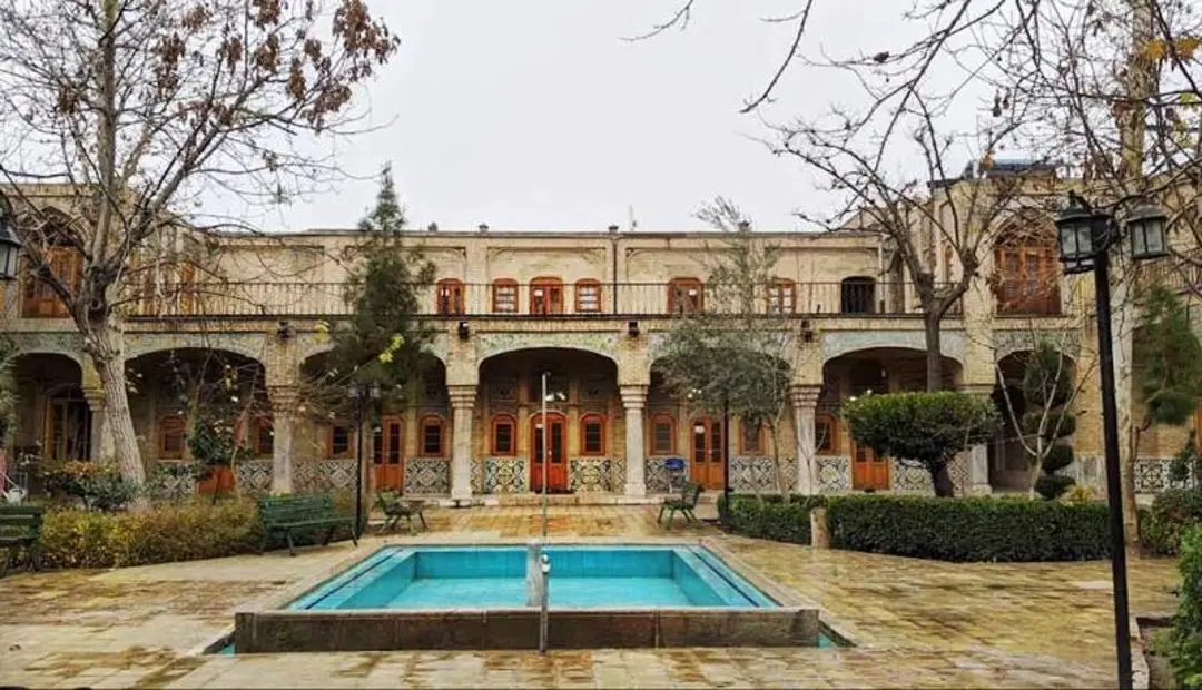 مدرسه مروی؛ منبع عکس: Archilearn.net ؛ عکاس: نامشخص