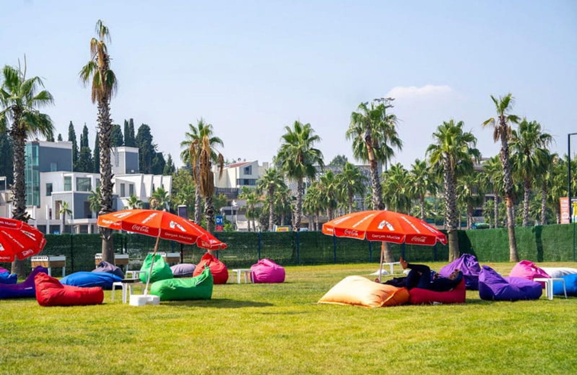 محوطه چمن پارک آبی مارینا؛ منبع عکس: marinaaquapark، عکاس: نامشخص