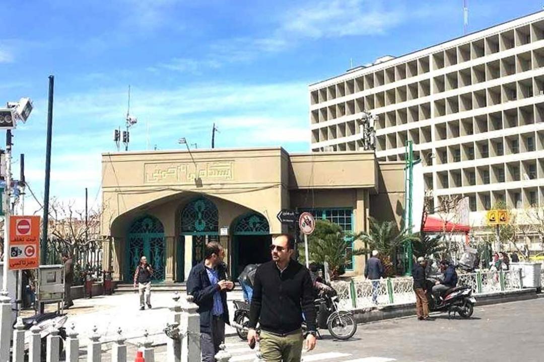 مترو امام خمینی؛ منبع عکس: گوگل مپ؛ عکاس: Fahime Tardast