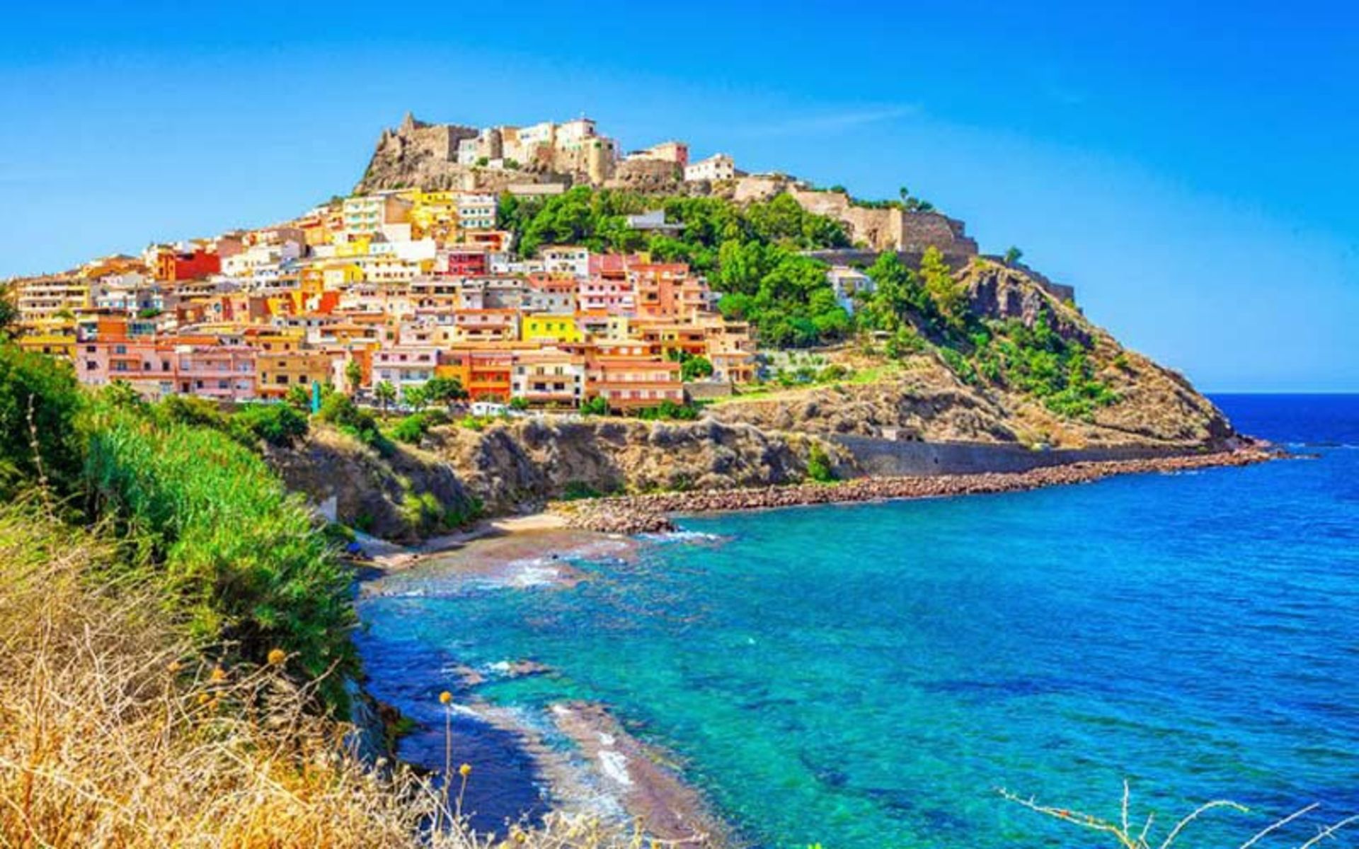 دورنمایی از جزیره ساردینیا (sardinia) ایتالیا